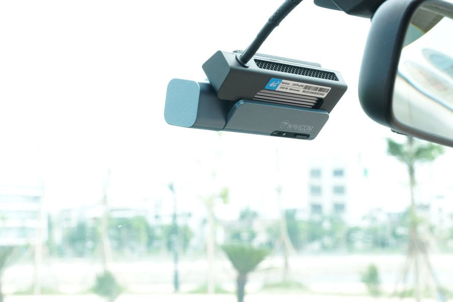 Navicom J247 Pro 4K lắp sau gương chiếu hậu