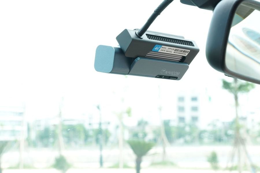 Camera Hành Trình Ô Tô Navicom J247 Pro 3 Kênh 4G GPS