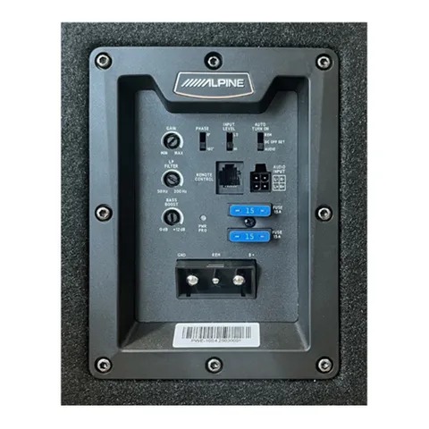 Cận cảnh bảng điều khiển Gain, Phase, LP Filter, Bass Boost và cổng kết nối của loa sub Alpine PWE-10S4