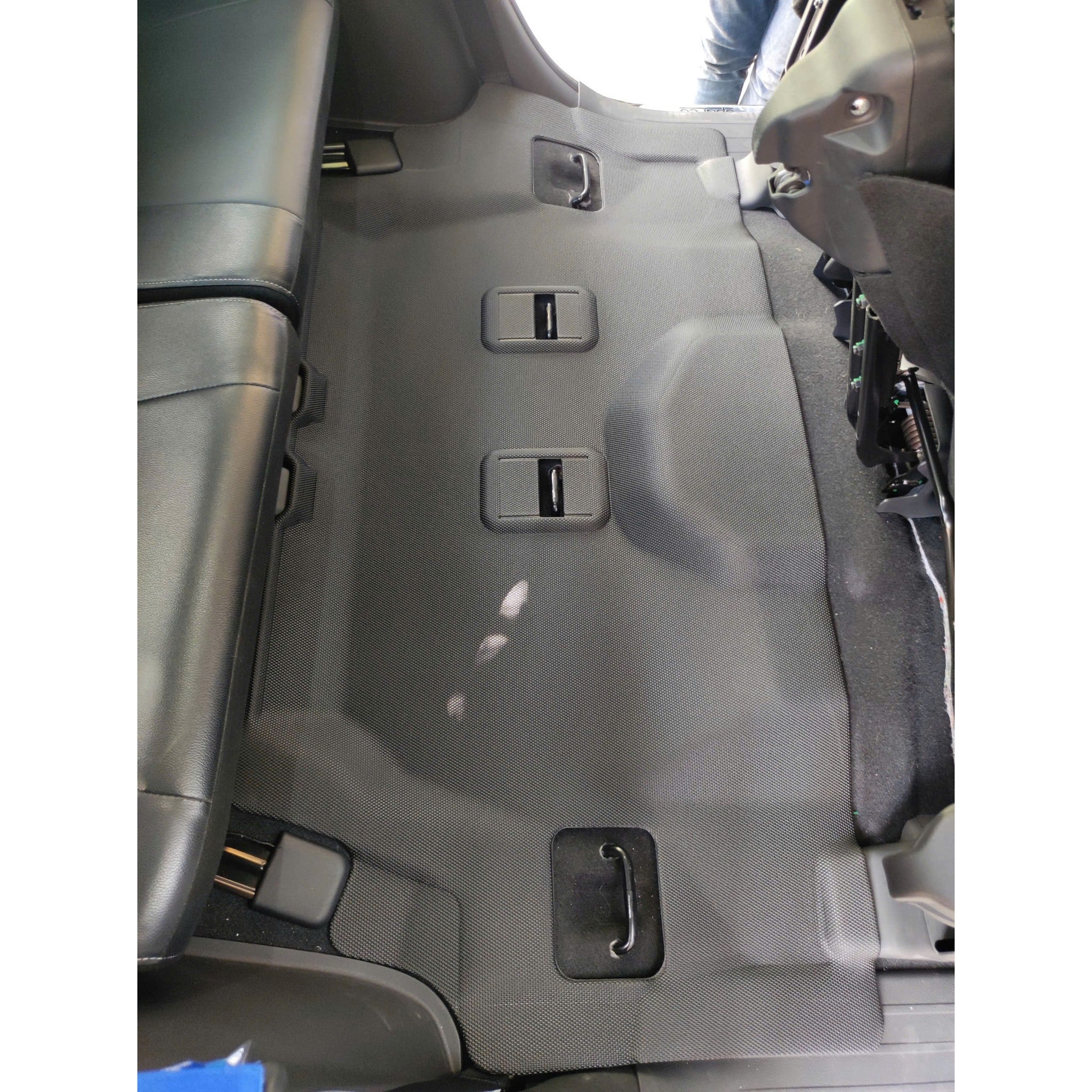 Thảm 3D MAXpider KAGU Mitsubishi Xpander (Cross) lắp thực tế trên xe