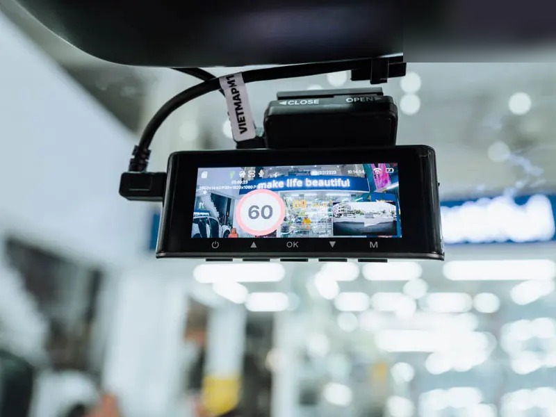 Camera hành trình Vietmap SpeedMap M1 luôn hiển thị tốc độ giới hạn trên màn hình