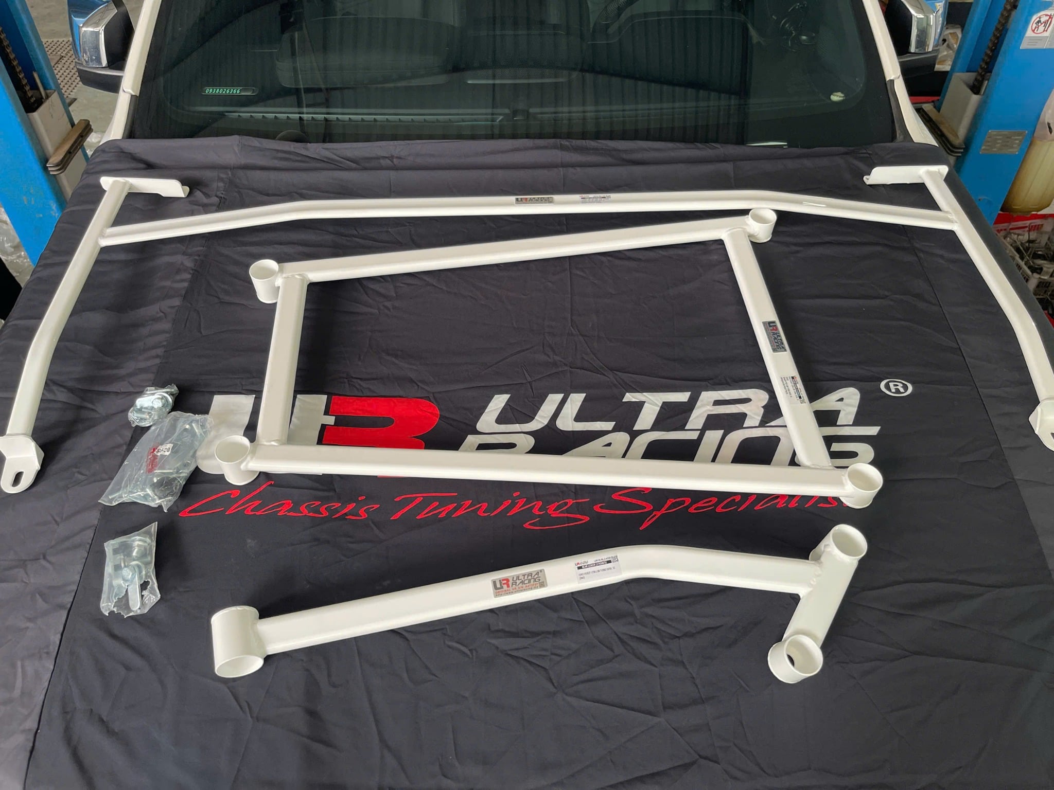 Thanh giằng ô tô Ultra Racing - FORD EVEREST 2021