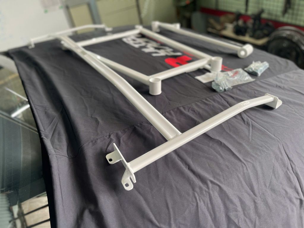 Thanh giằng ô tô Ultra Racing - FORD EVEREST 2021