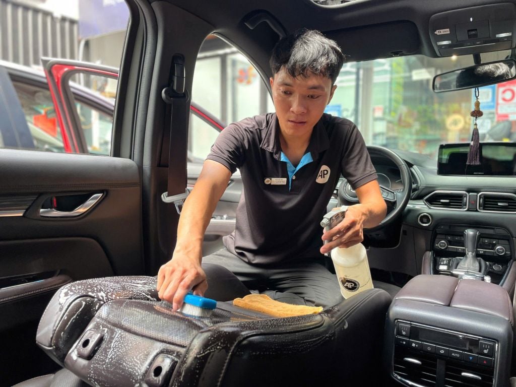 Dịch vụ Vệ sinh nội thất ô tô