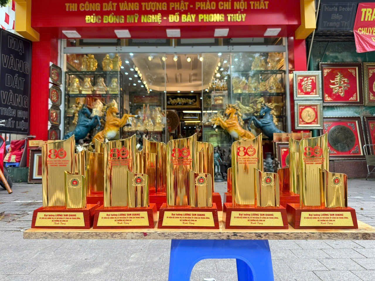  Quà tặng 80 ngày truyền thống công an nhân dân 