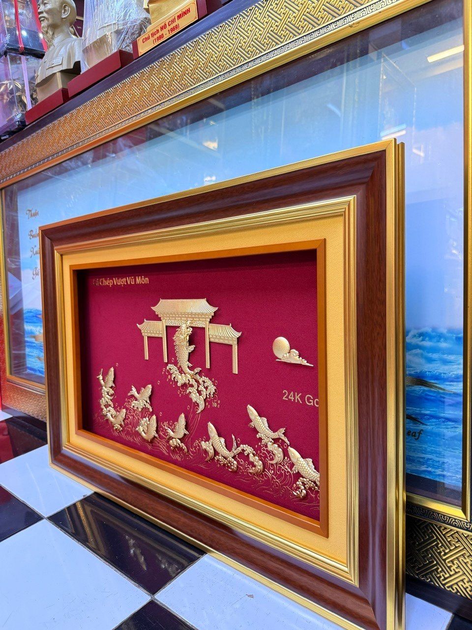  TRANH CÁ CHÉP VƯỢT VŨ MÔN NỀN XANH MẠ VÀNG 