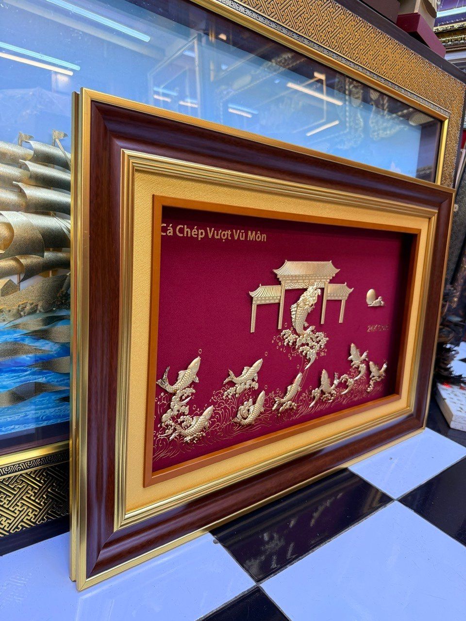  TRANH CÁ CHÉP VƯỢT VŨ MÔN NỀN XANH MẠ VÀNG 