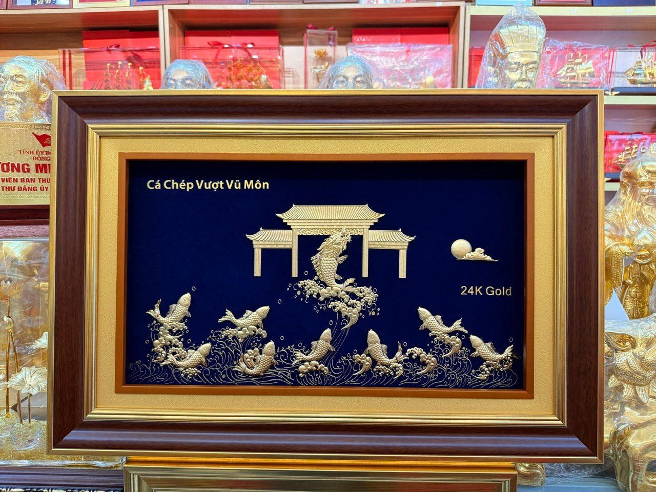  TRANH CÁ CHÉP VƯỢT VŨ MÔN NỀN XANH MẠ VÀNG 