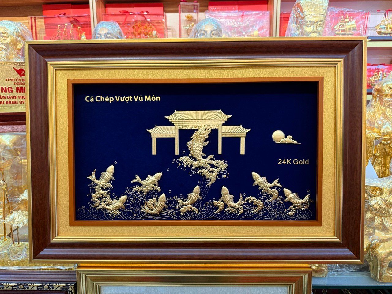  TRANH CÁ CHÉP VƯỢT VŨ MÔN NỀN XANH MẠ VÀNG 