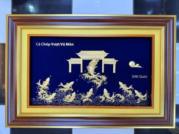  TRANH CÁ CHÉP VƯỢT VŨ MÔN NỀN XANH MẠ VÀNG 
