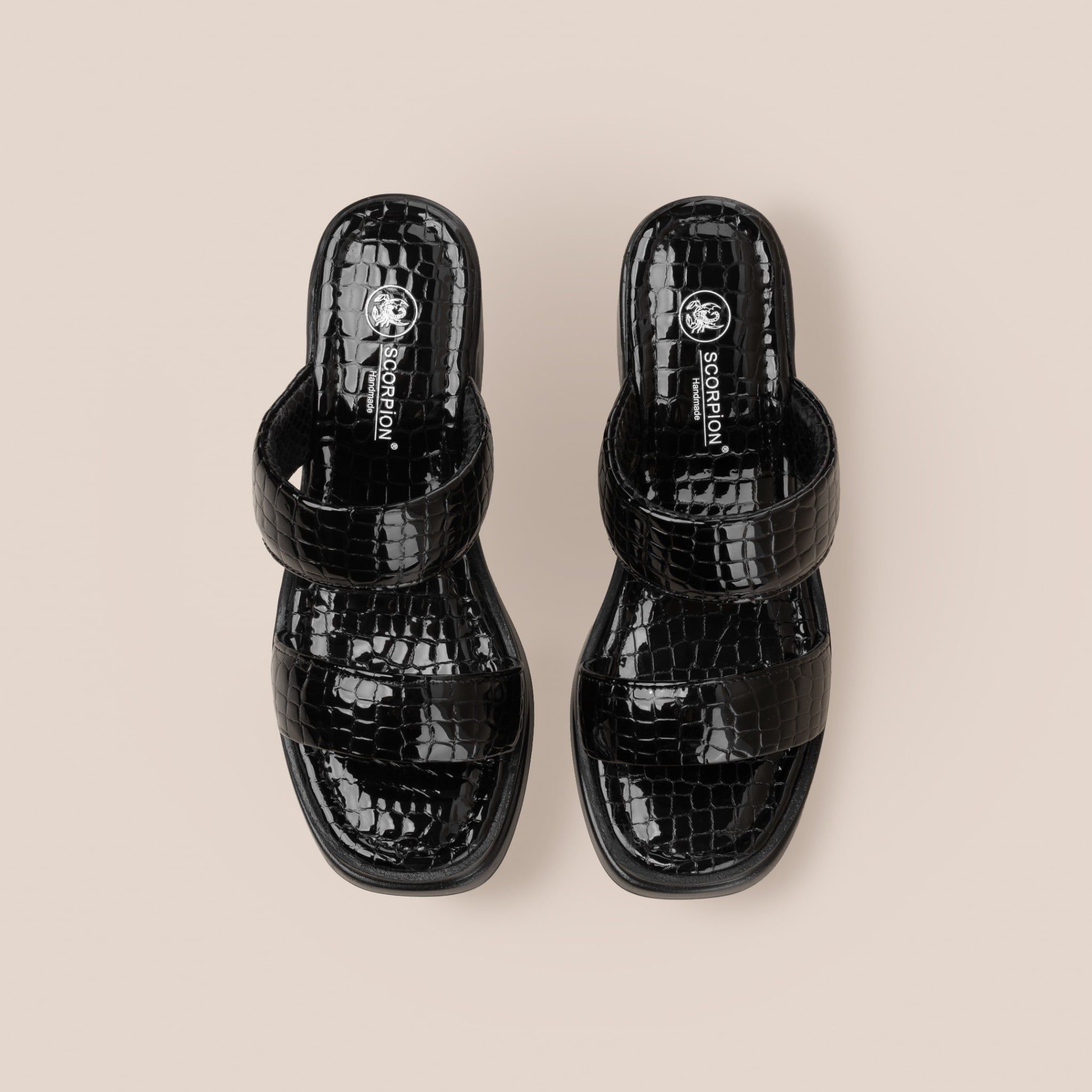  Giày Sandal Nữ Đen Vân Bóng 19M.10 
