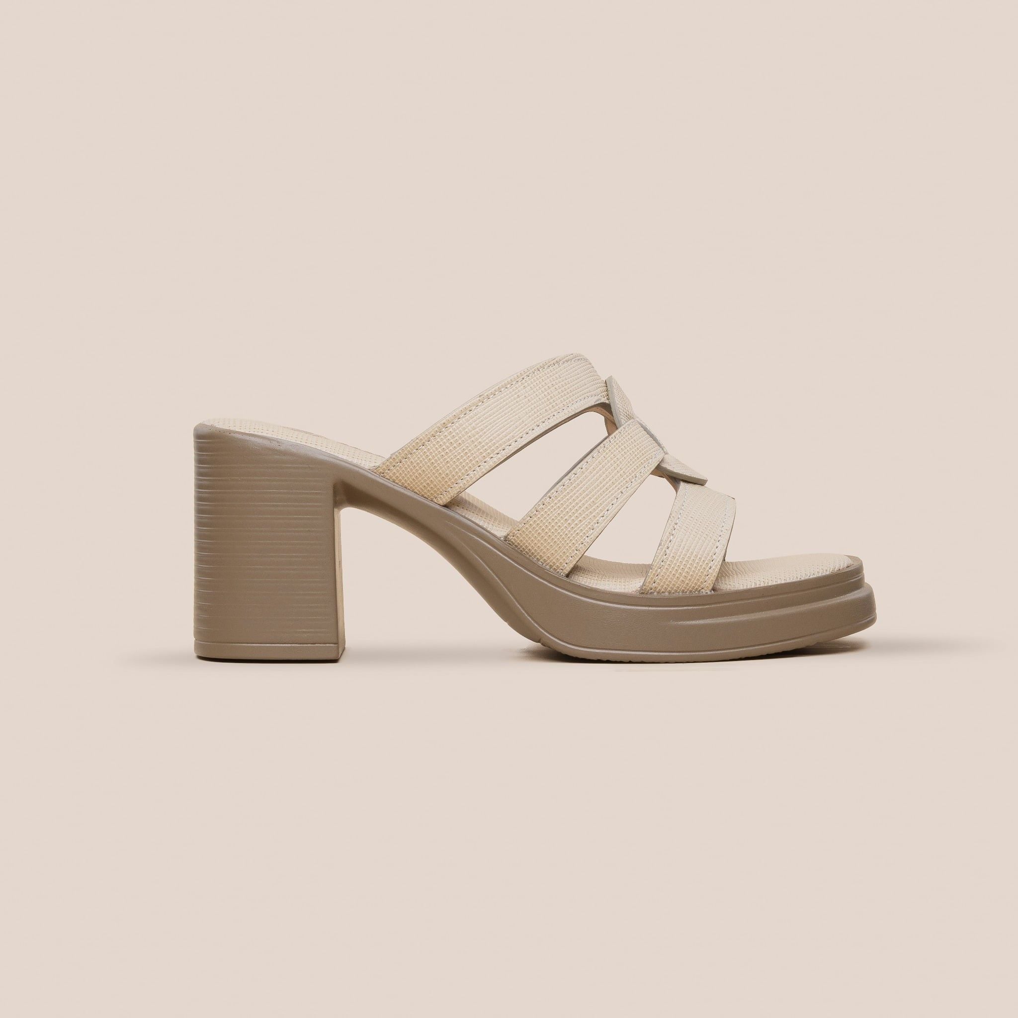  Giày Sandal Nữ Vàng Đất 19M.12 