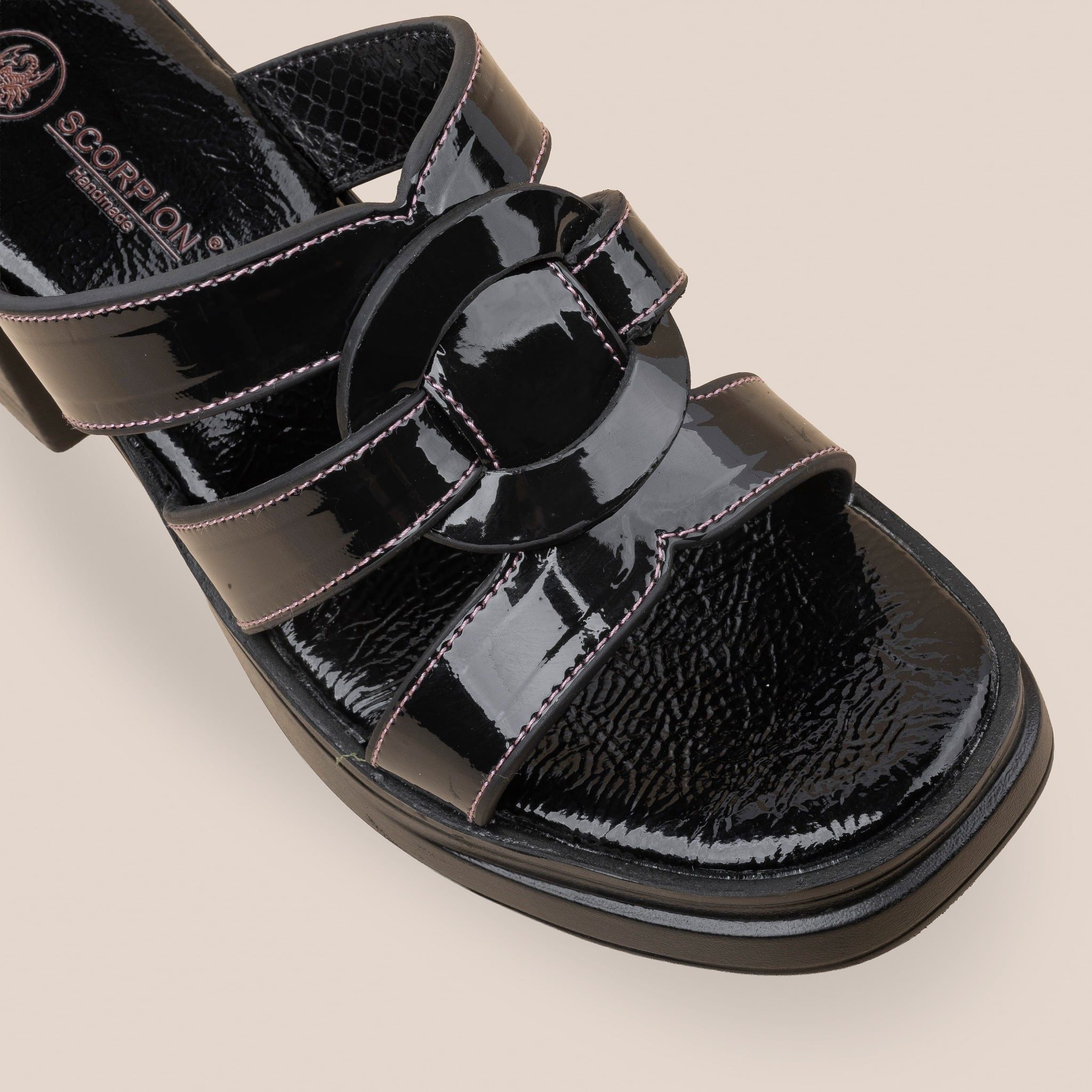  Giày Sandal Nữ Đen Bóng 19M.15 