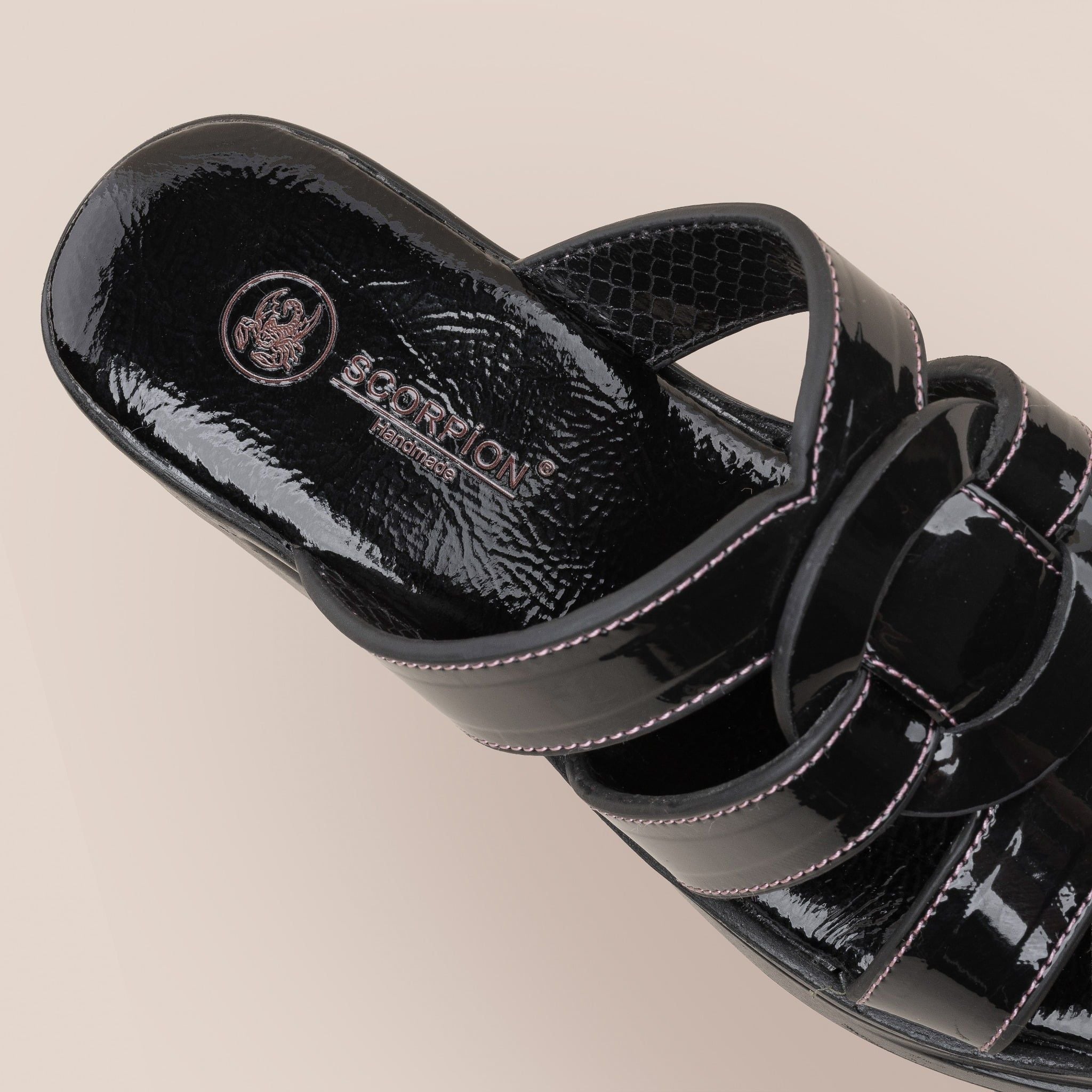  Giày Sandal Nữ Đen Bóng 19M.15 