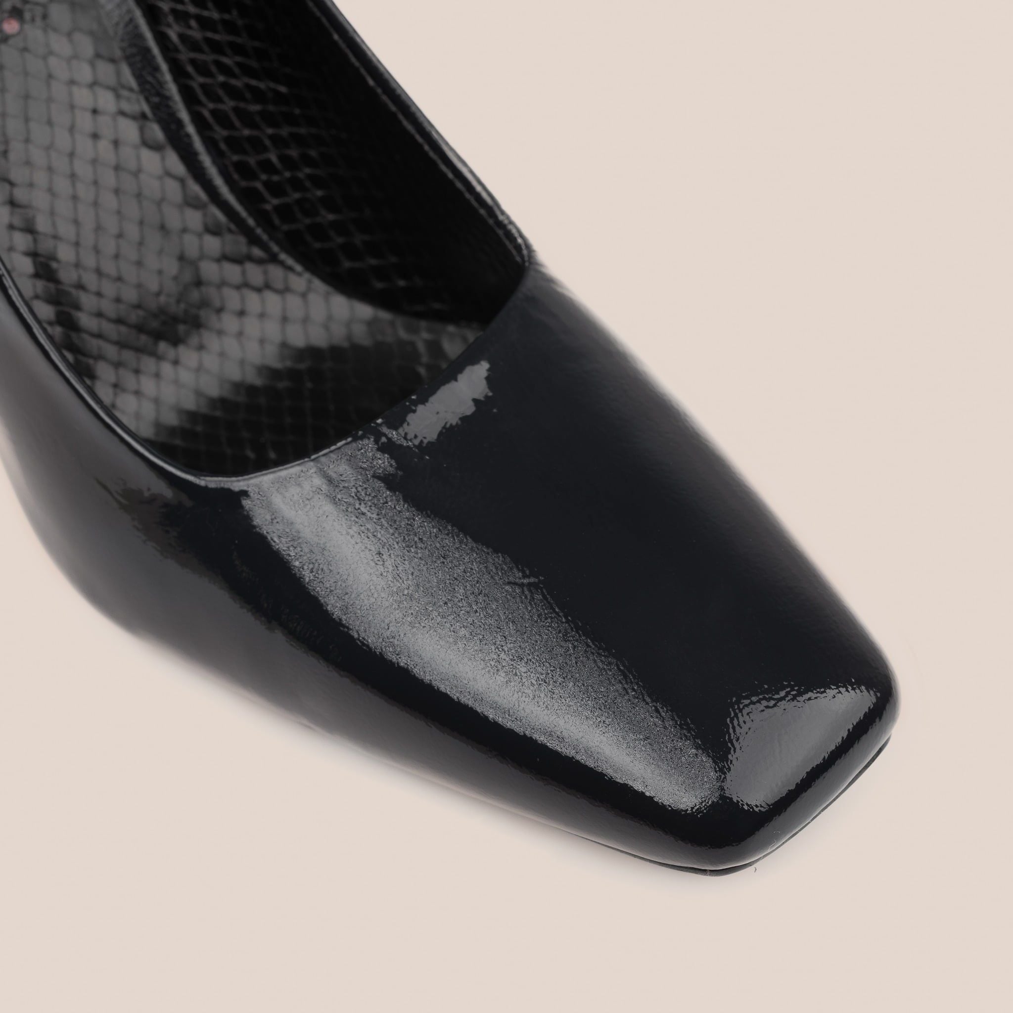  Giày Cao Gót Nữ Bóng Đen 19A.31 