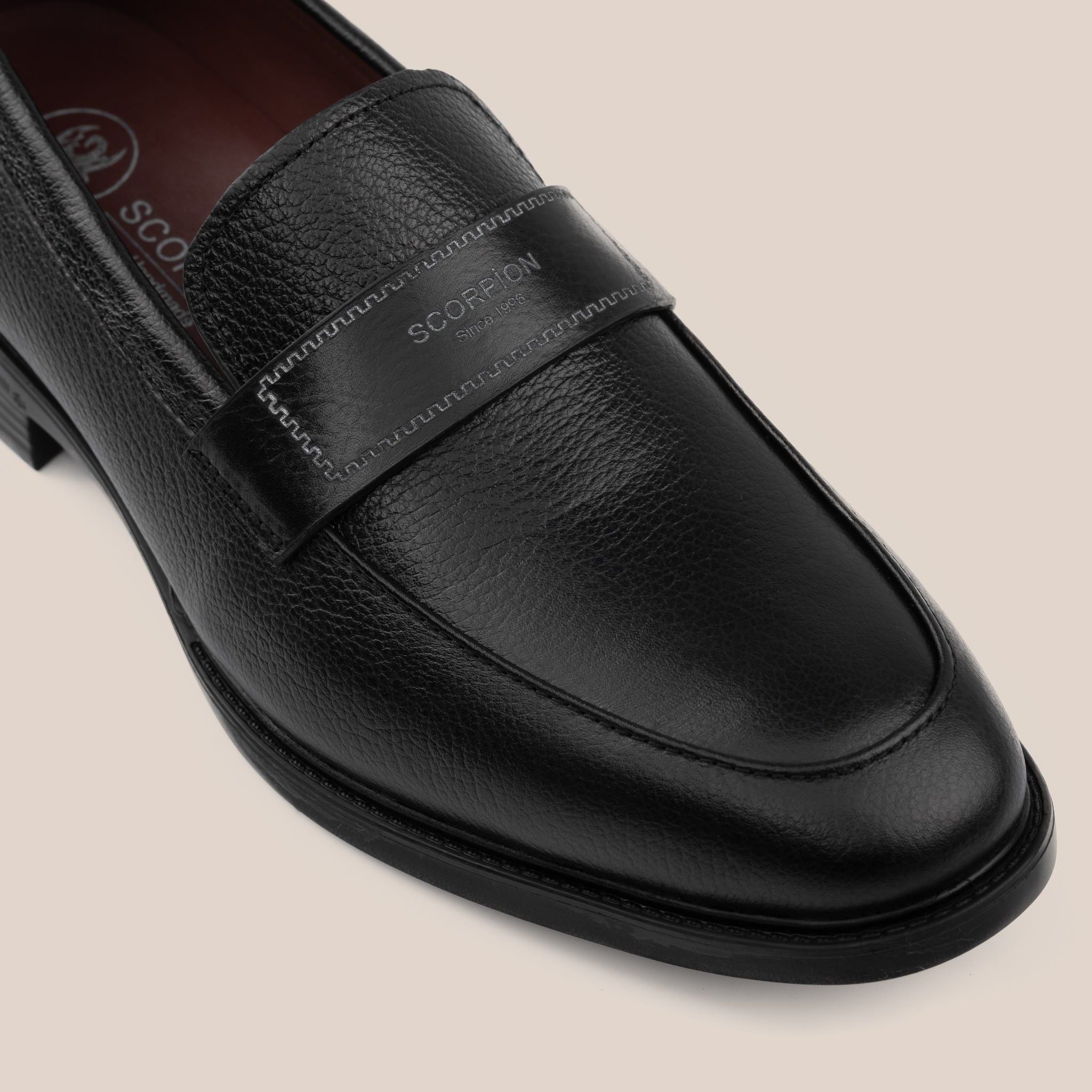  Giày Loafer Nam Trơn Đen 28MC.46 