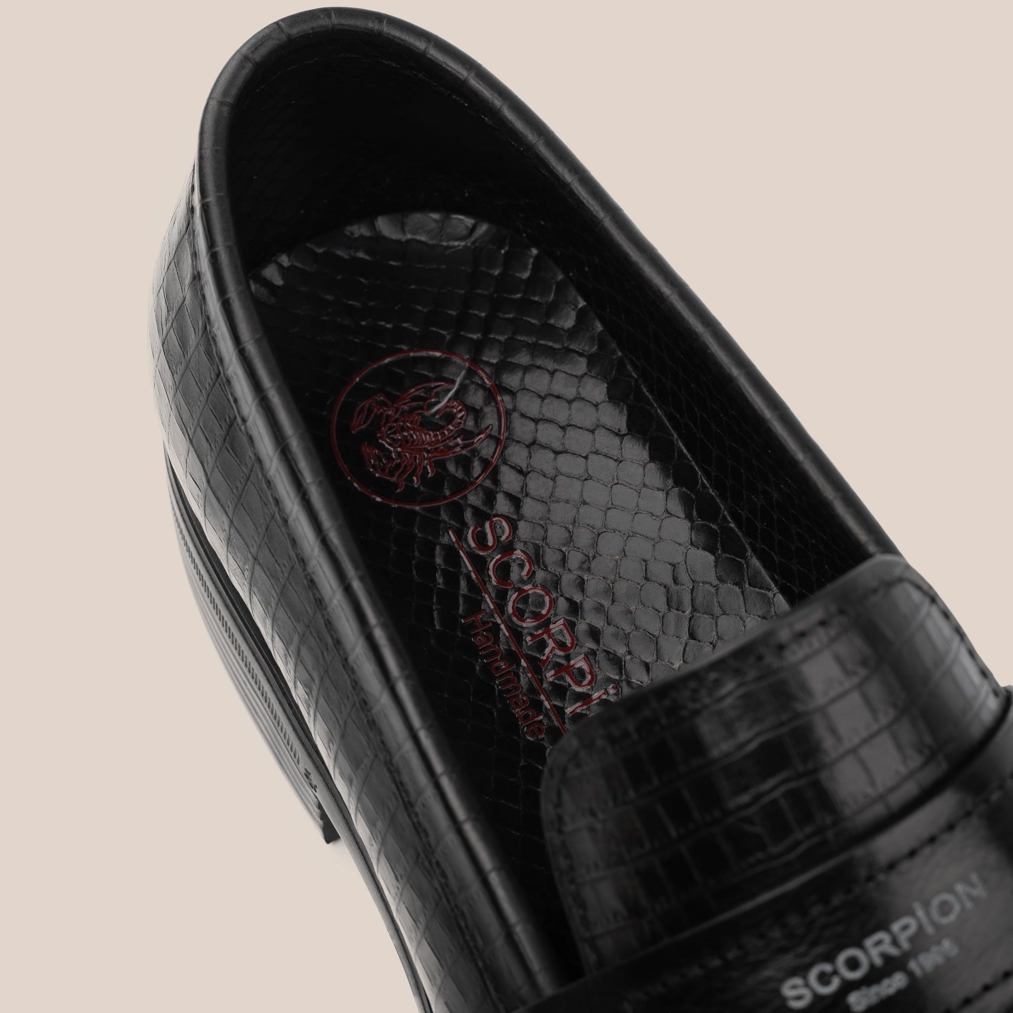  Giày Loafer Nam Bóng Vân Đen 28MC.50 