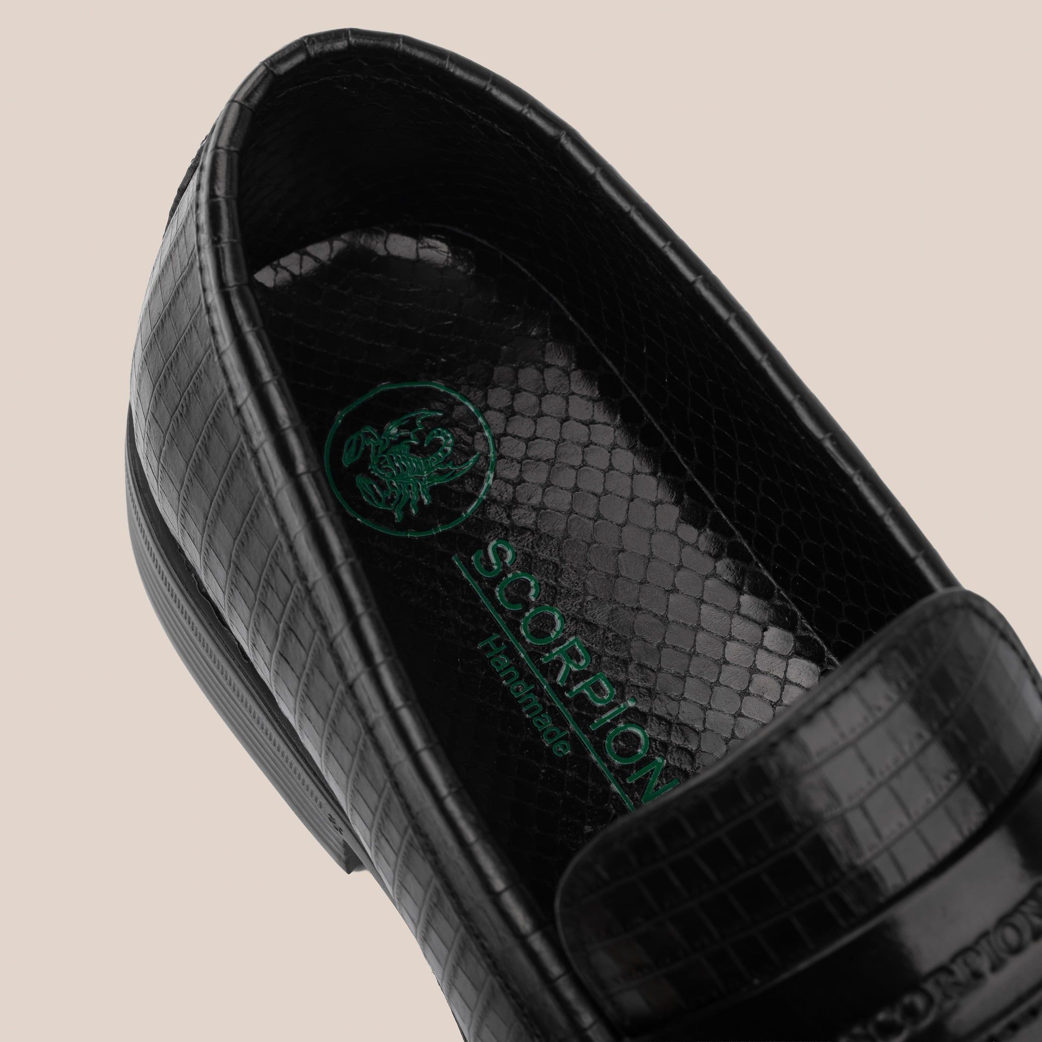  Giày Loafer Nam Bóng Vân Đen 28MC.49 