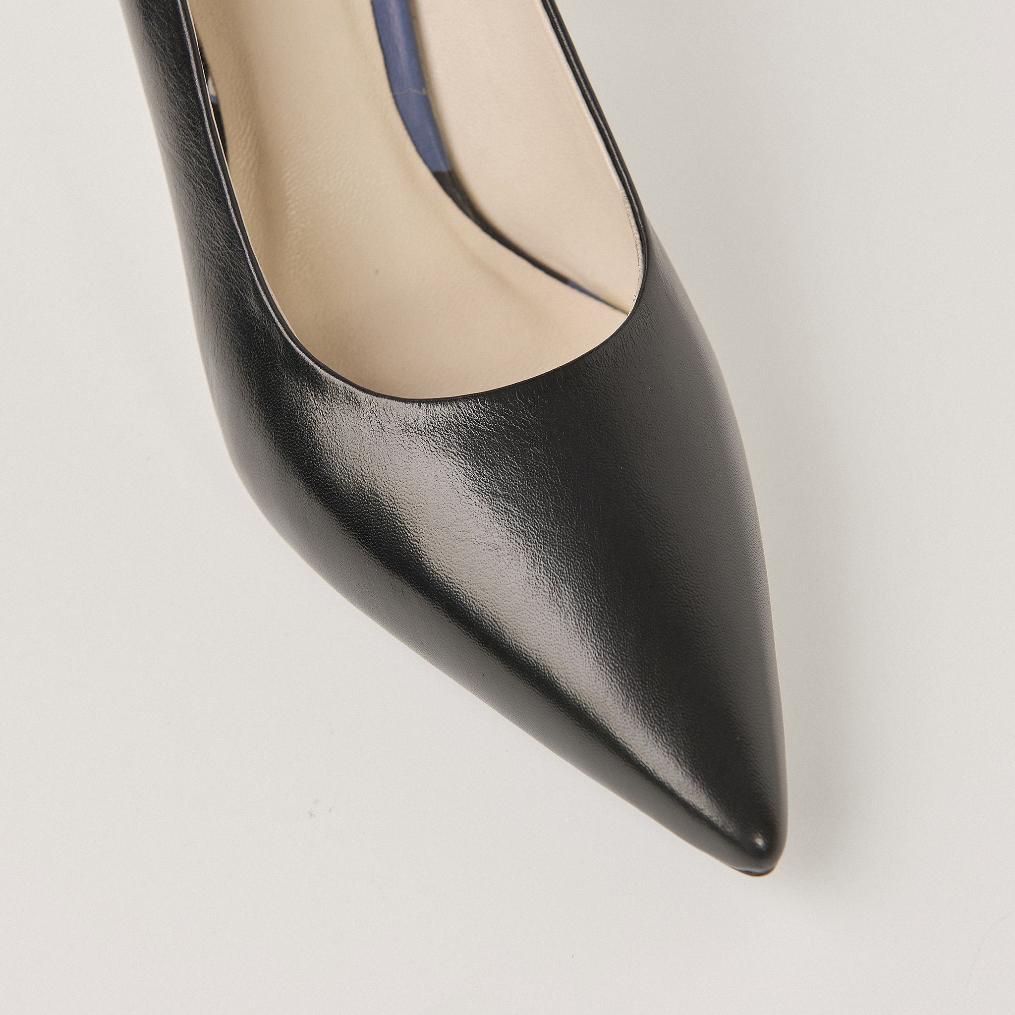  Giày Cao Gót Da Đen 83.53 