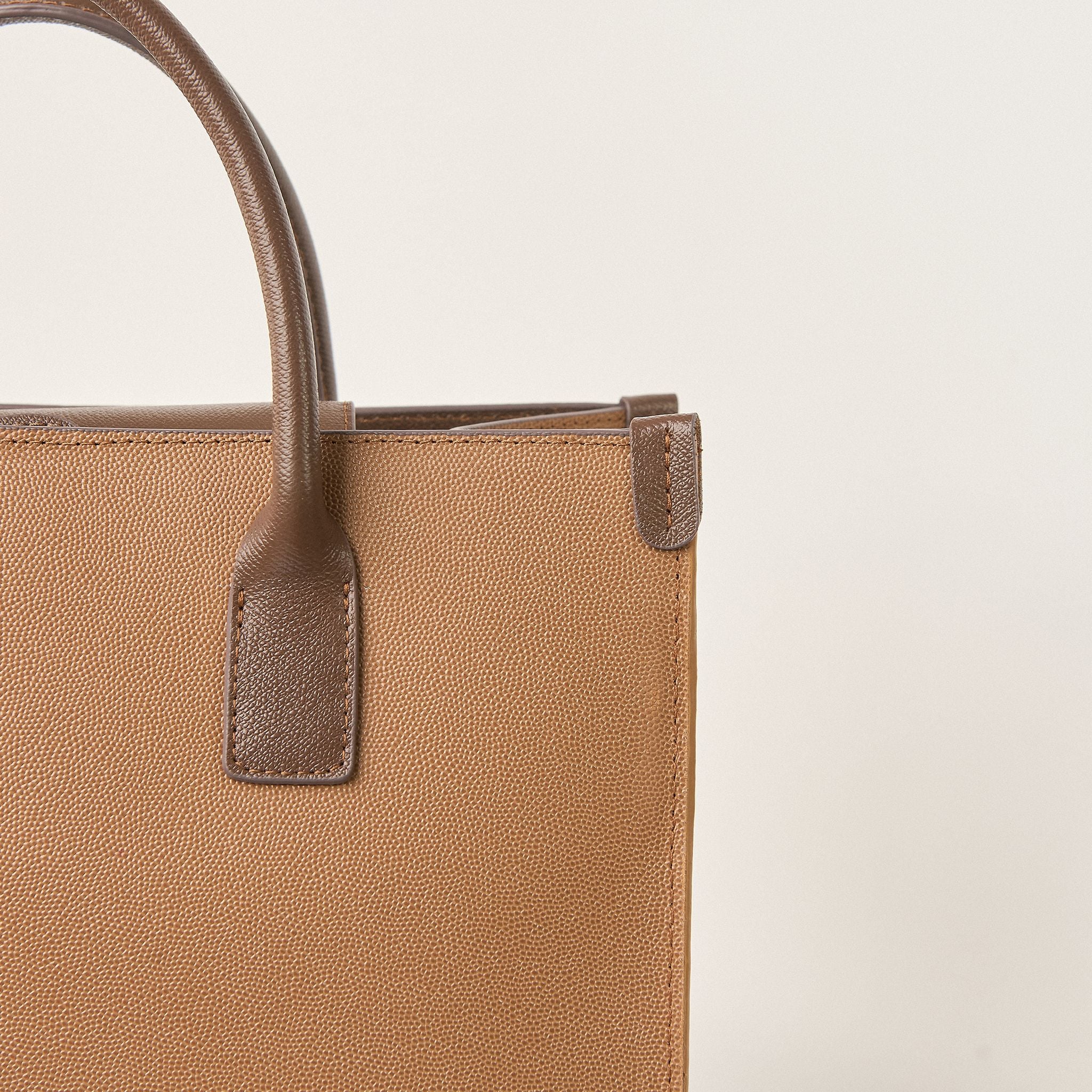  Túi Xách Nữ Da Trơn Nâu 26N.34 