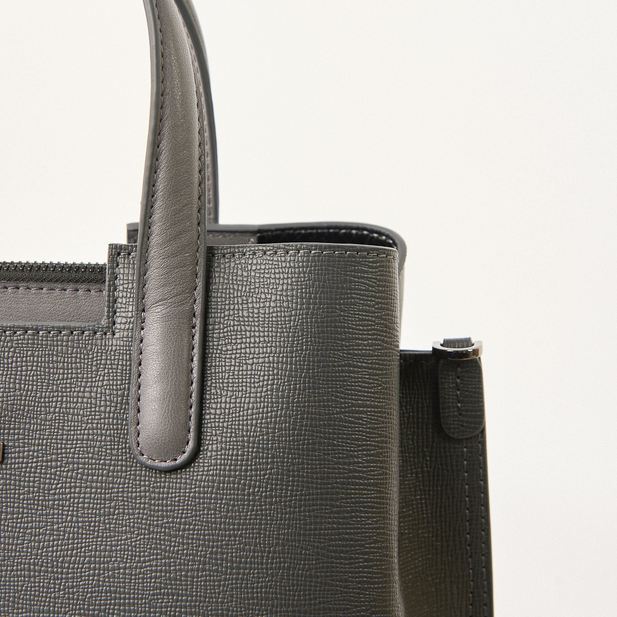  Túi Xách Nữ Da Vân Ghi 26G.38 