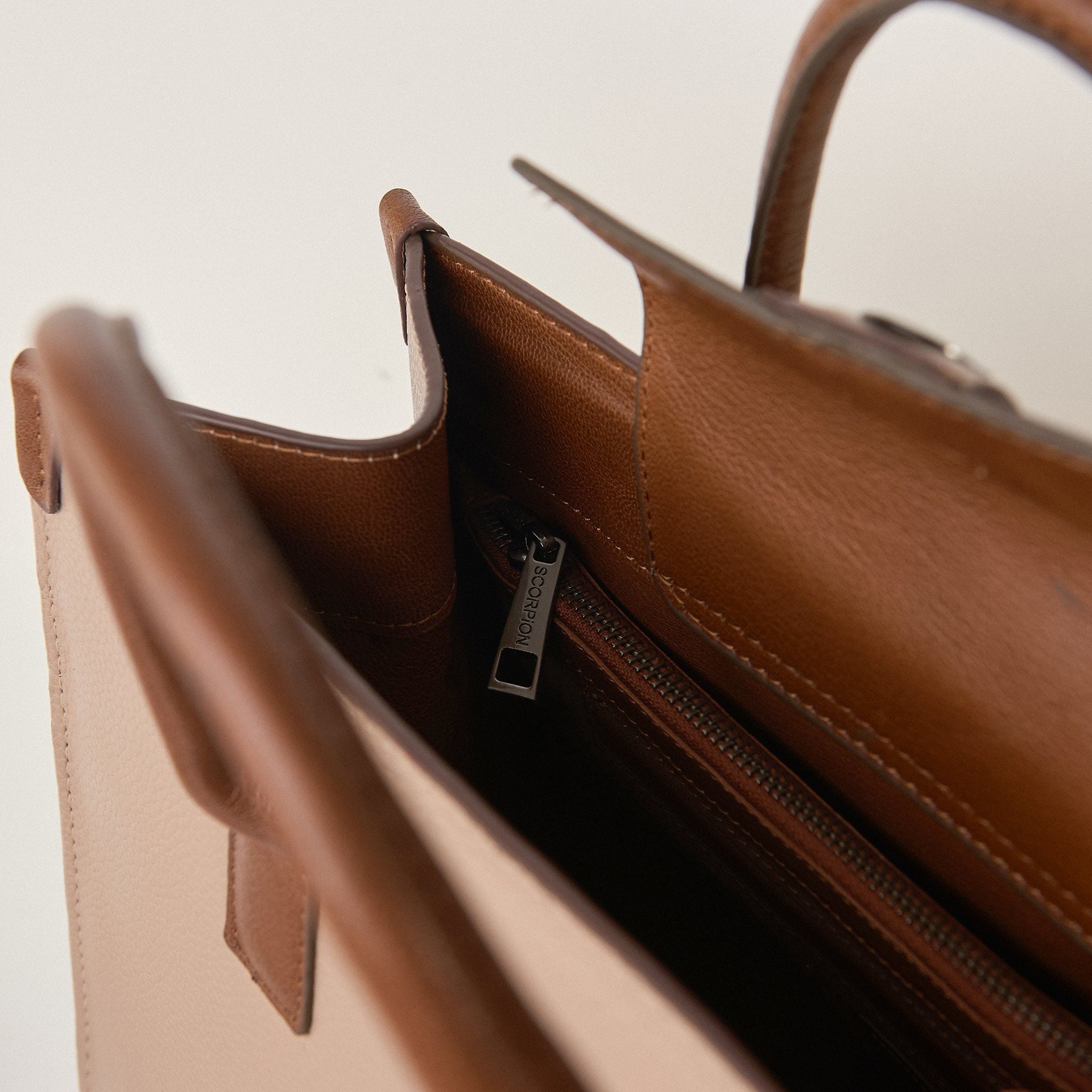  Túi Xách Nữ Da Trơn Kem 26K.34 