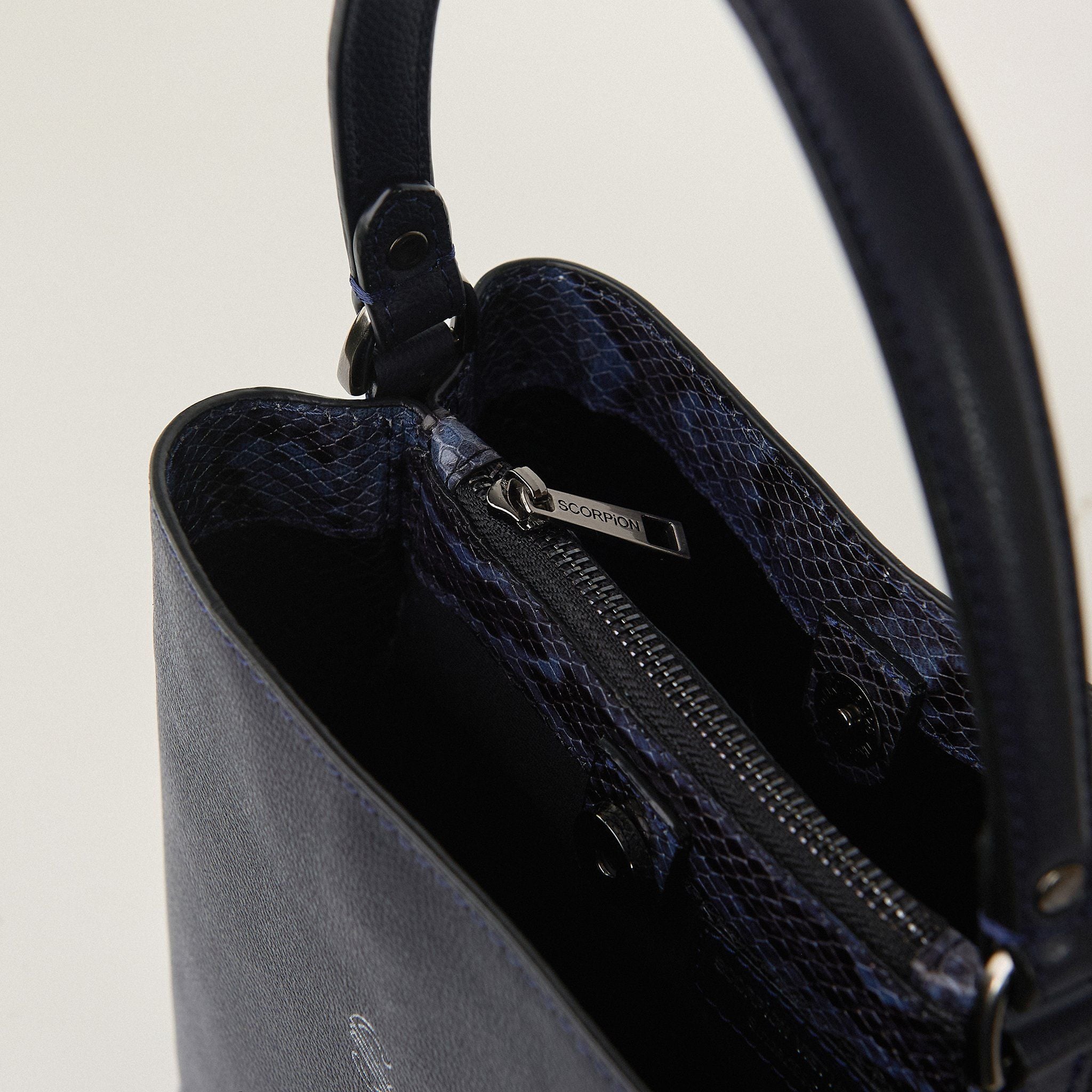  Túi Xách Nữ Da Trơn Xanh Tím Than 26.193 