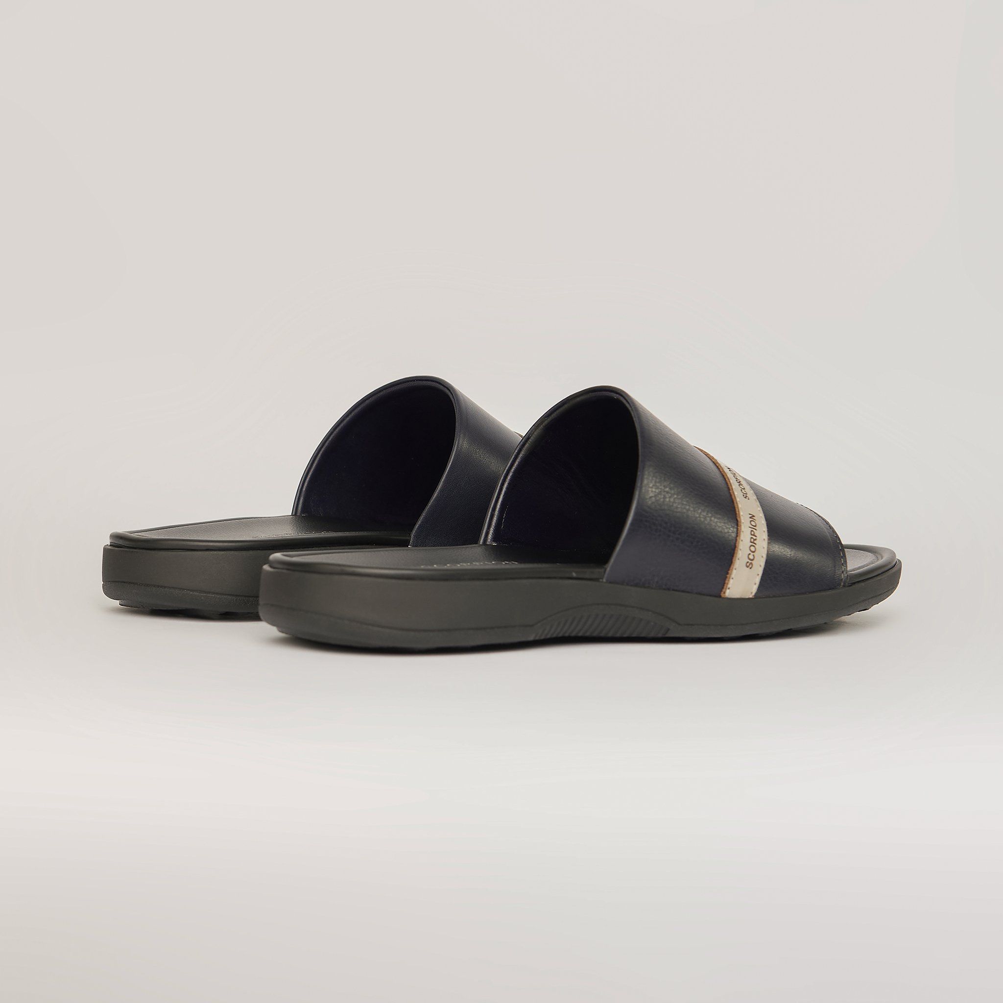  Sandal Da Nam Trơn Đen 335.12 