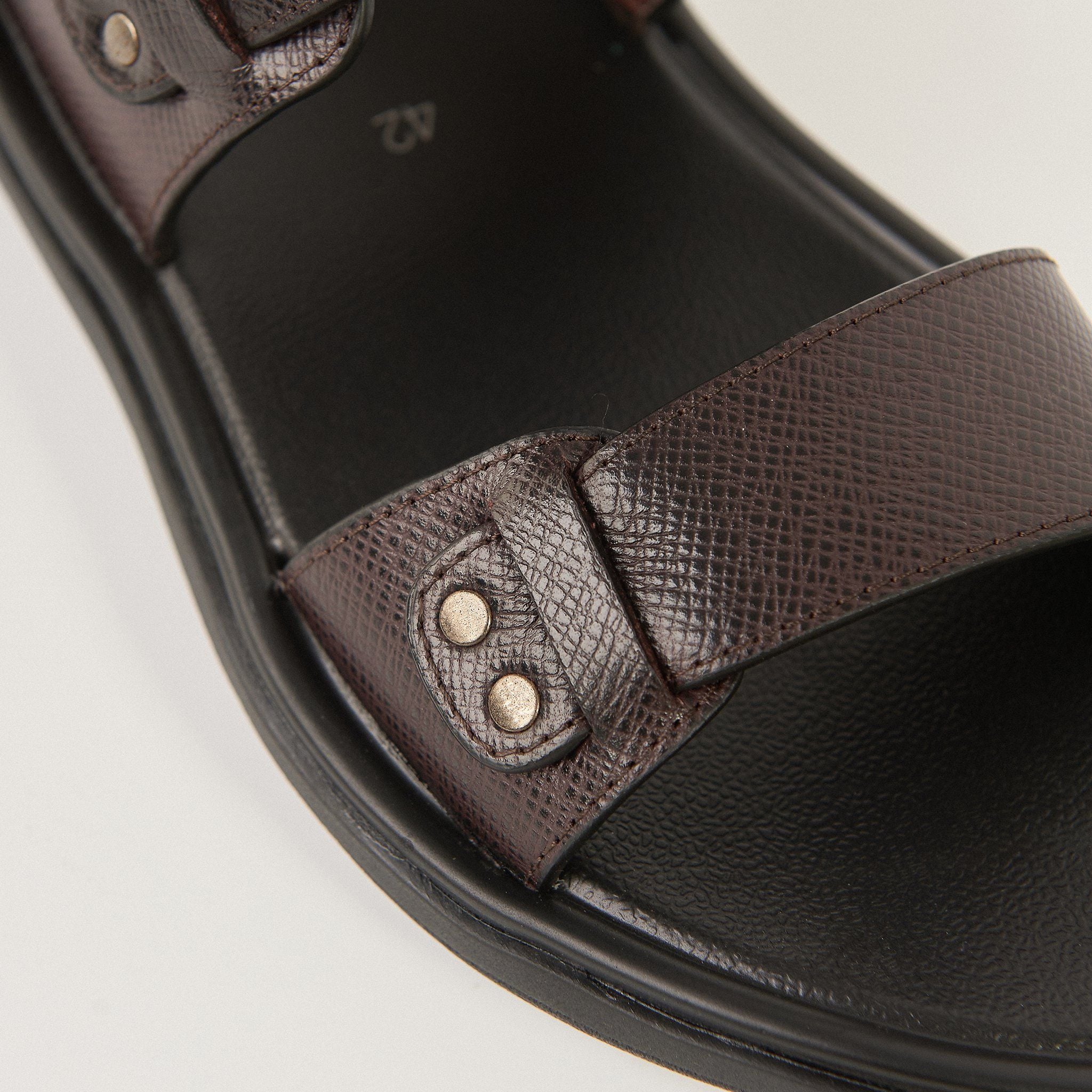  Sandal Da Nam Có Quai Nâu 335.9 