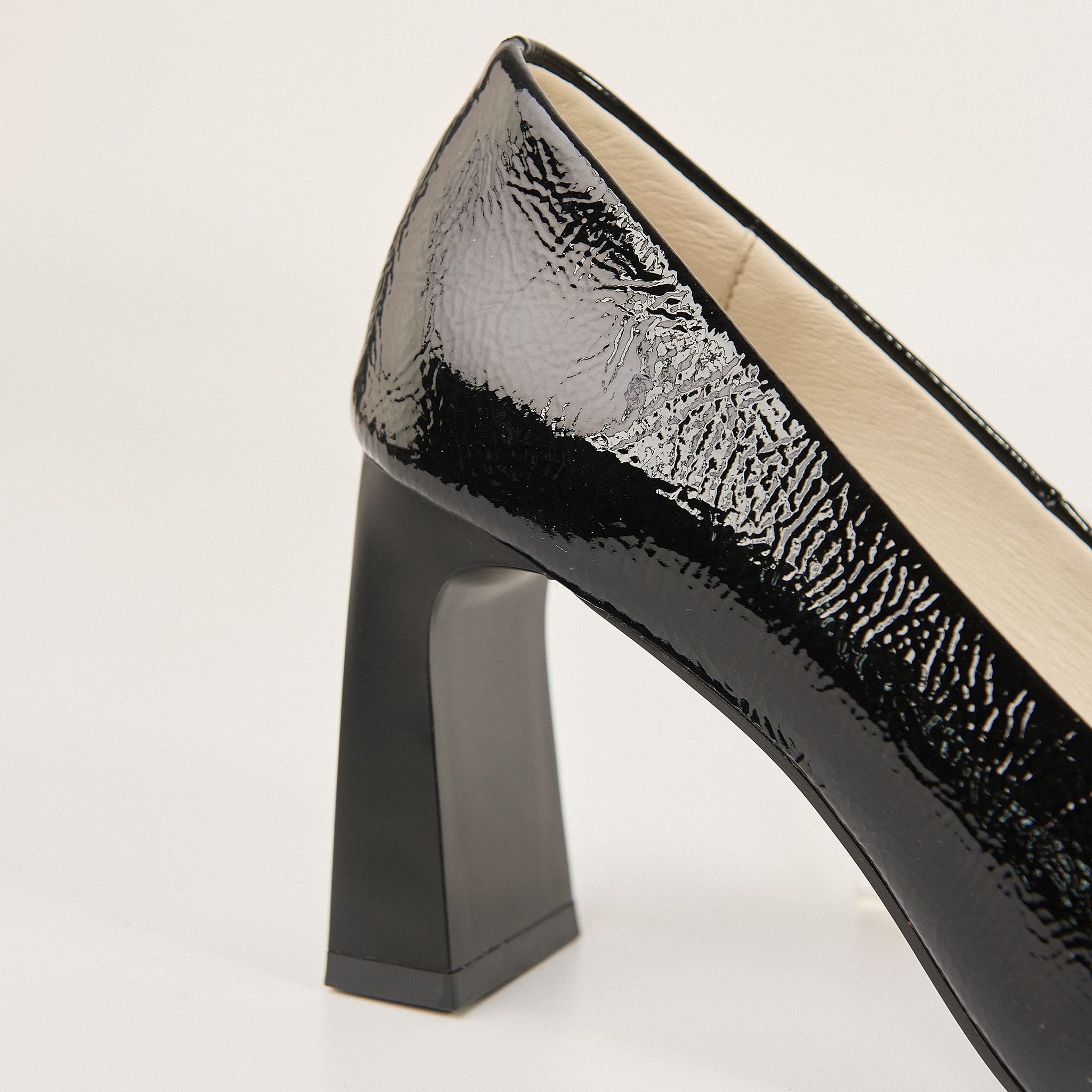  Giày Cao Gót Nữ Bóng Trơn Đen 19A.15 