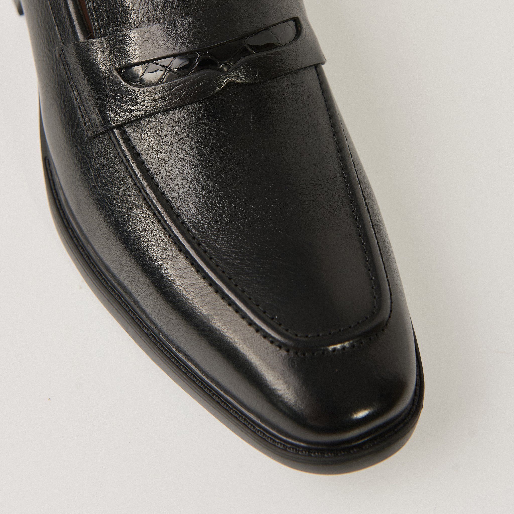  Giày Loafer Nam Trơn Đen 28MC.30 