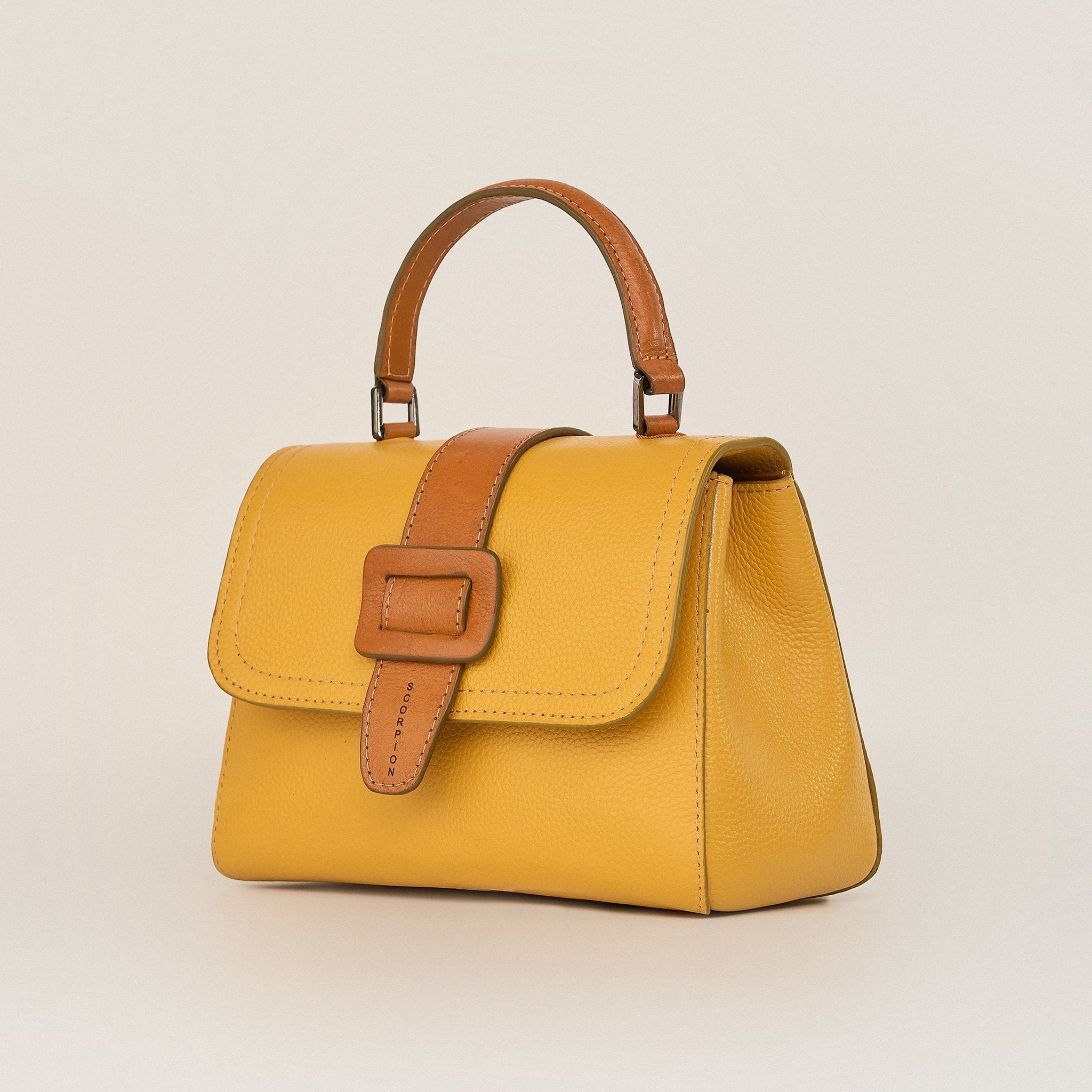  Túi Xách Nữ Da Trơn Vàng 26VN.227 