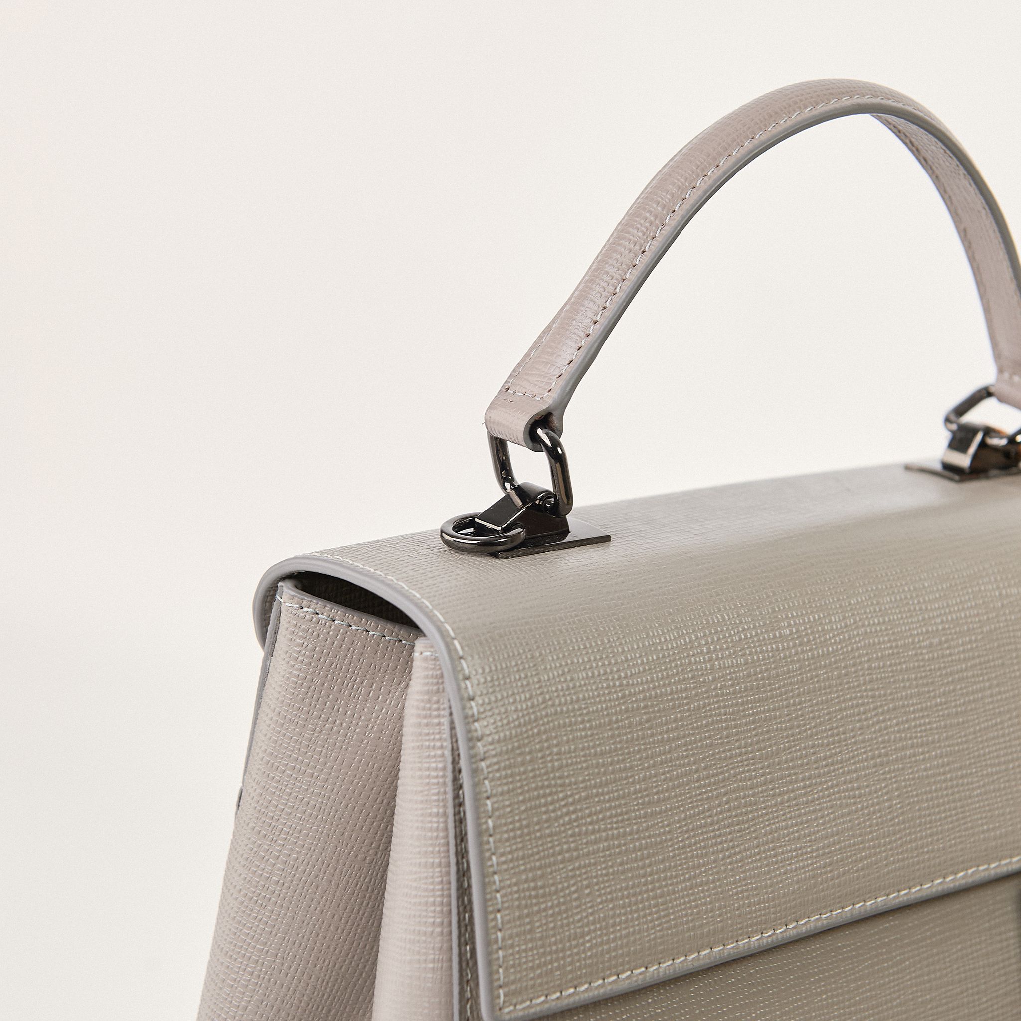  Túi Xách Nữ Da Vân Ghi 26GS.222 