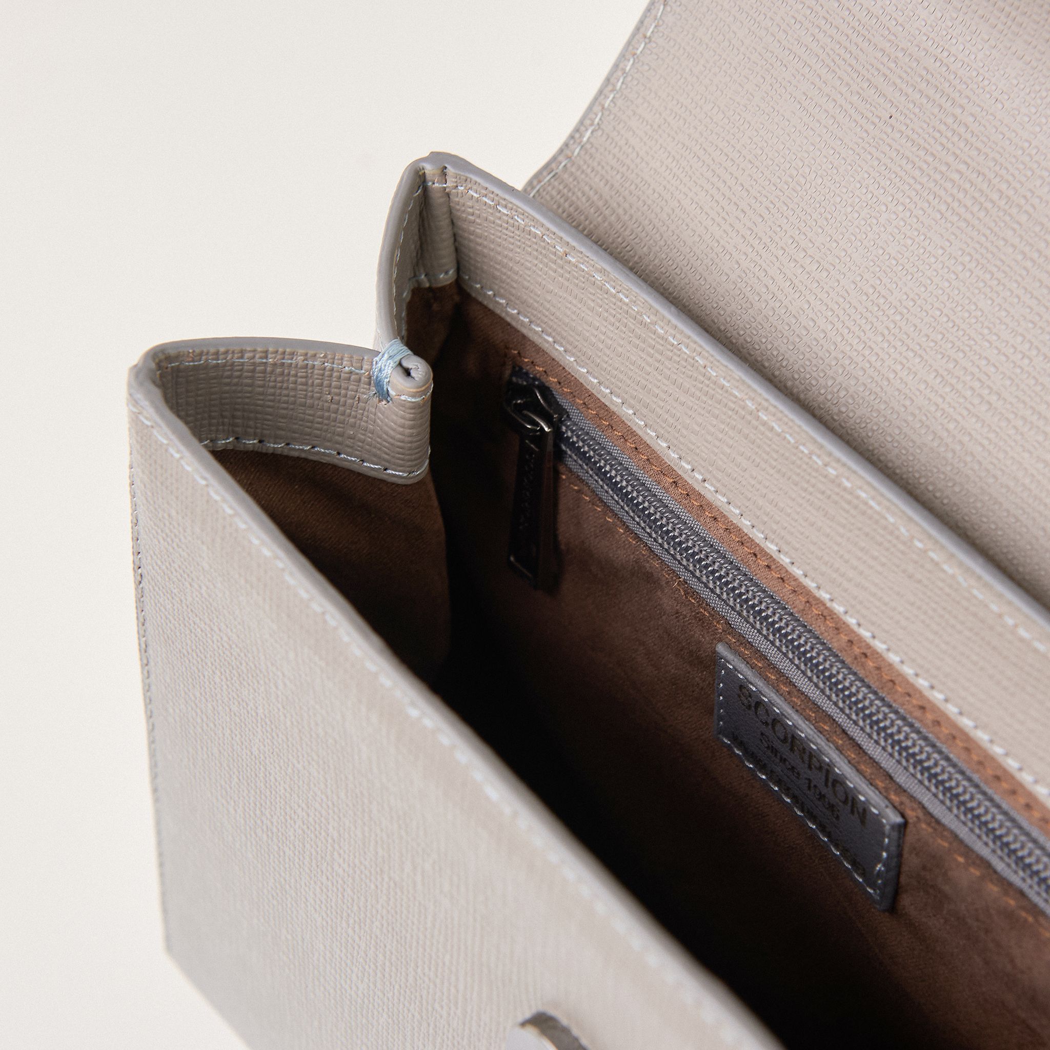  Túi Xách Nữ Da Vân Ghi 26GS.222 