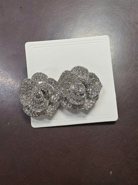  Bông tai hoa đính đá 