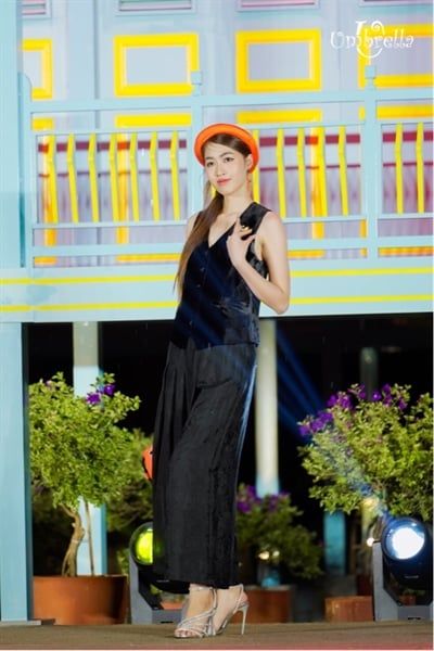  Quần lửng Lụa xếp ply 1 bên 