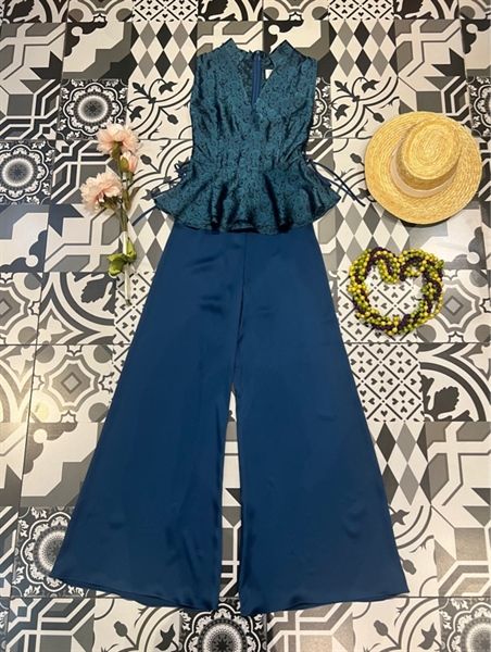  Áo lụa đan hông cổ V 