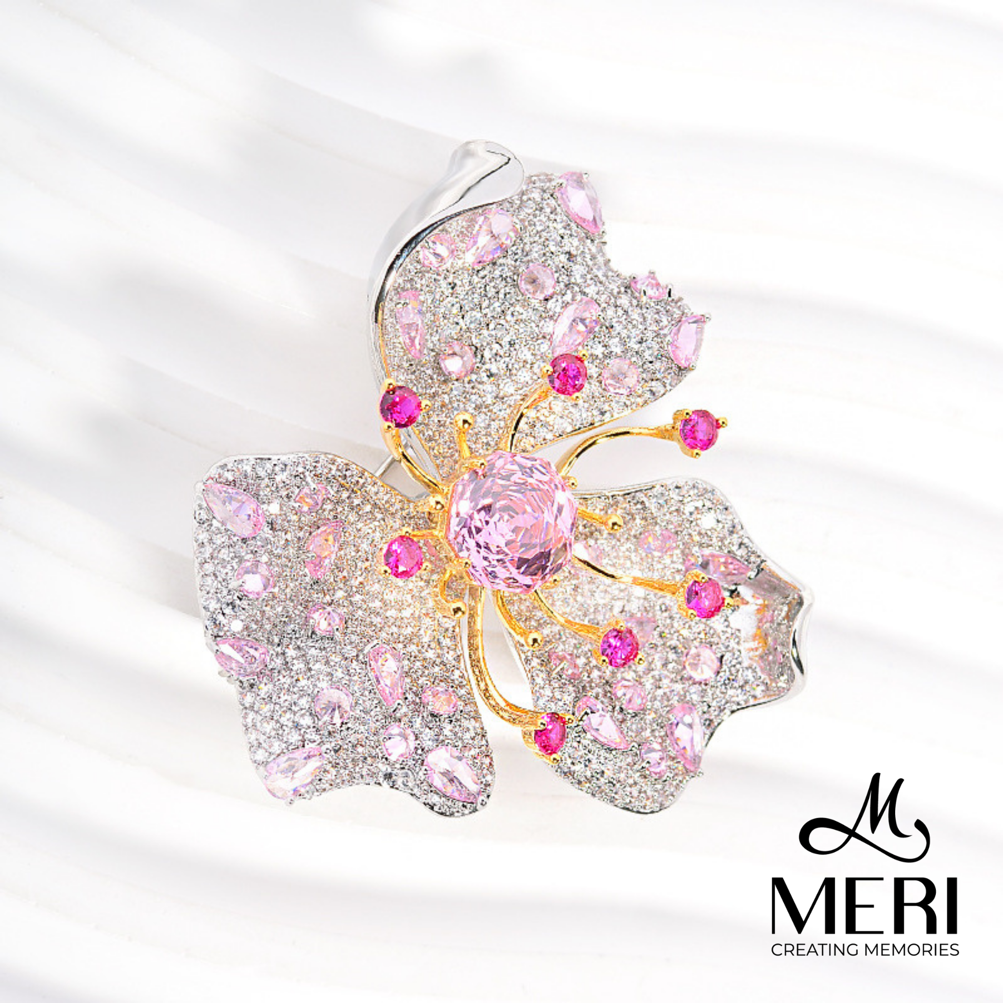  Cài áo Luminous Bloom 