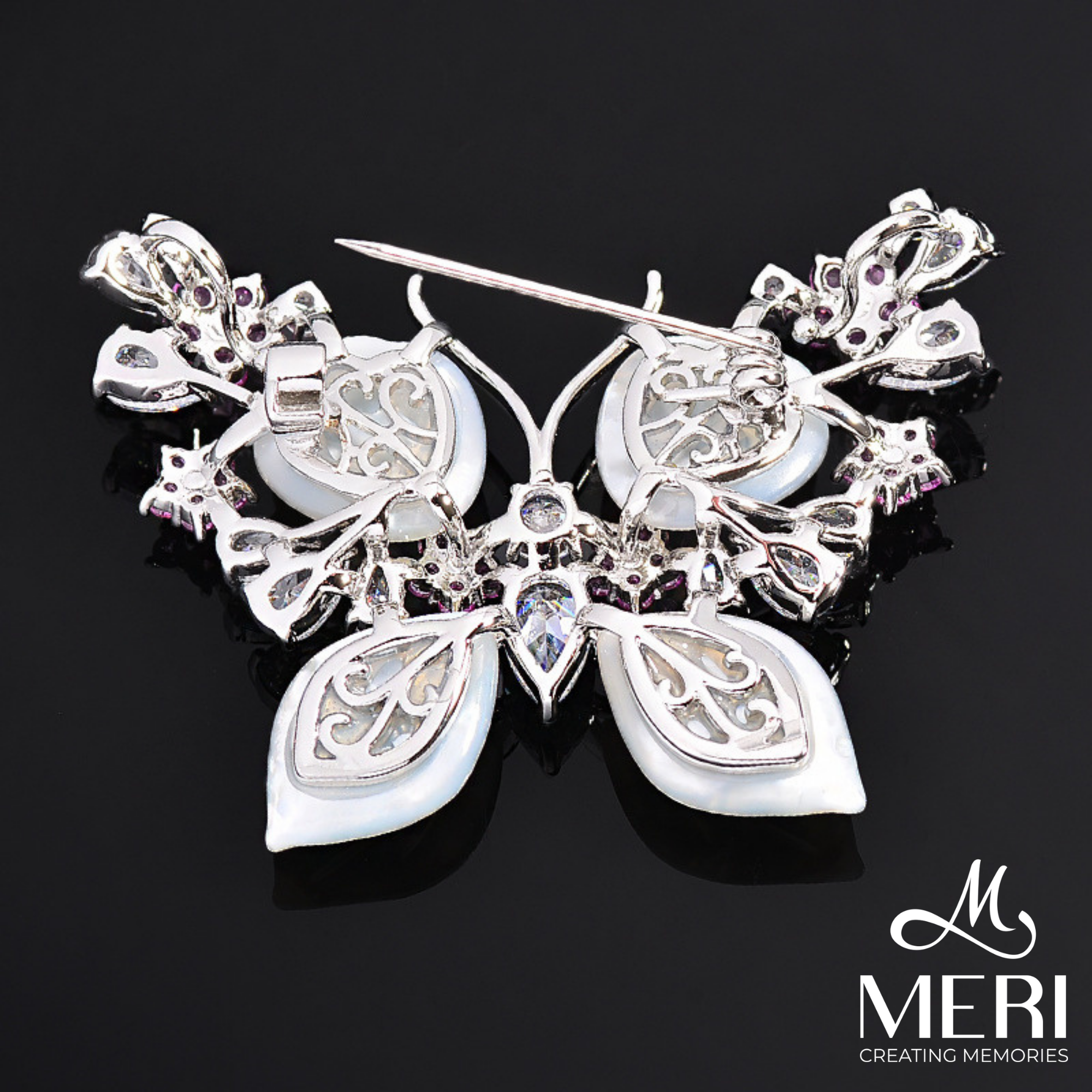  Cài áo Pearlescent Wings 