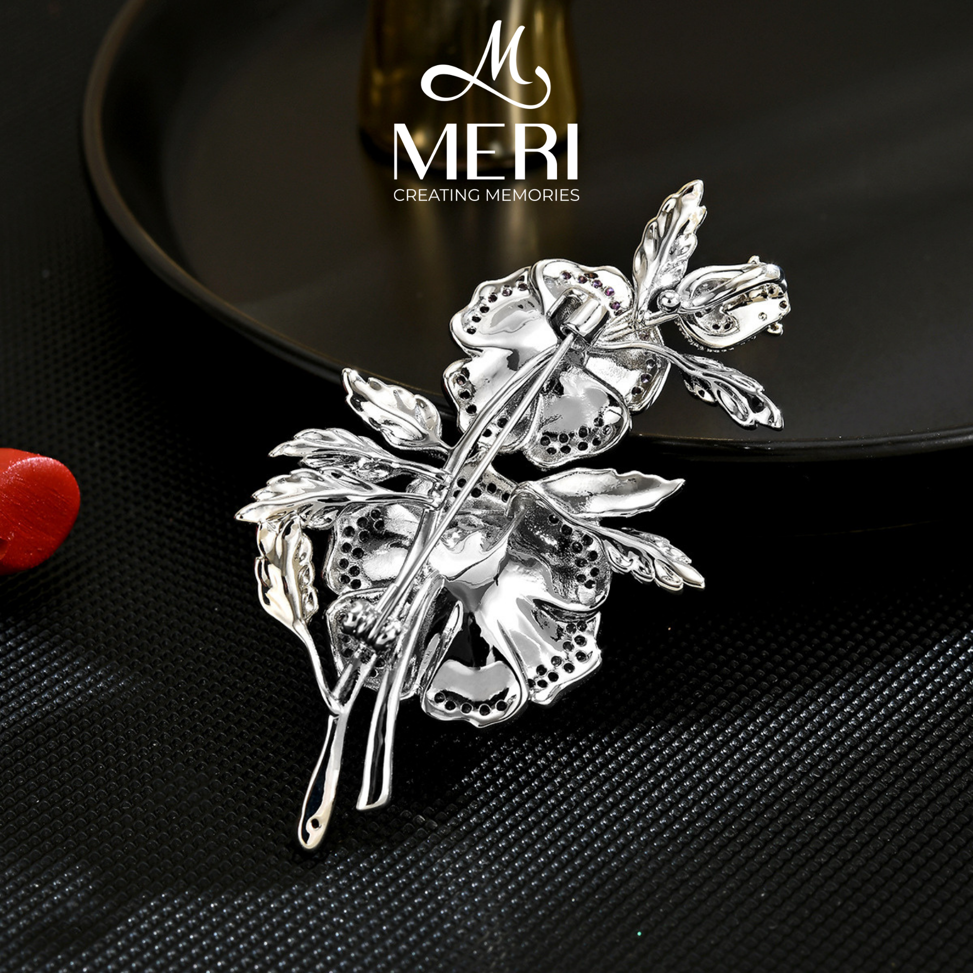  Cài áo Enchanted Flora 