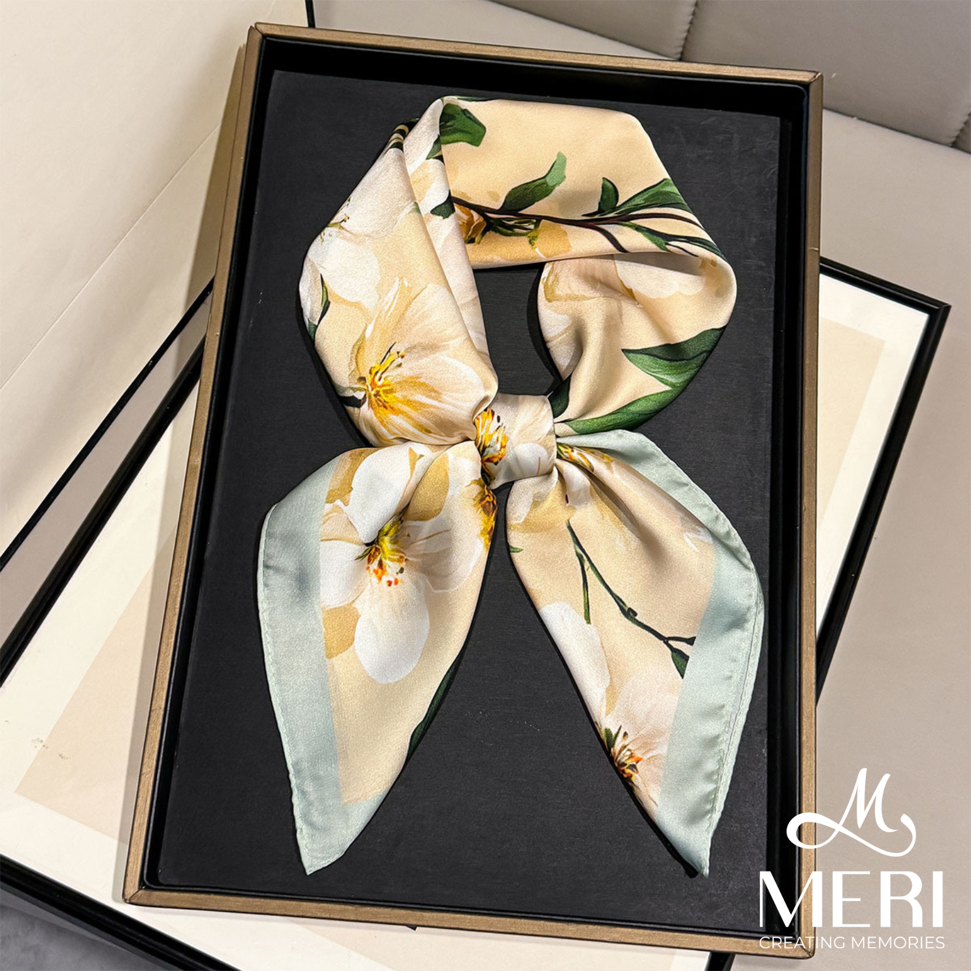  Khăn choàng Floral Elegance 