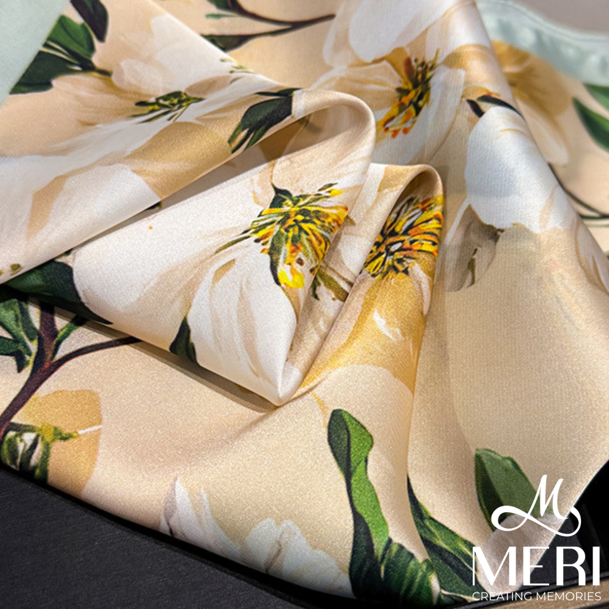  Khăn choàng Floral Elegance 