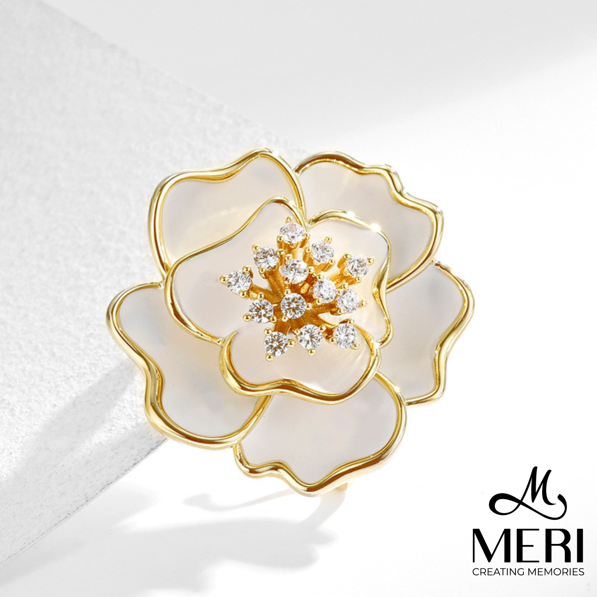  Cài áo Camellia Serenade 