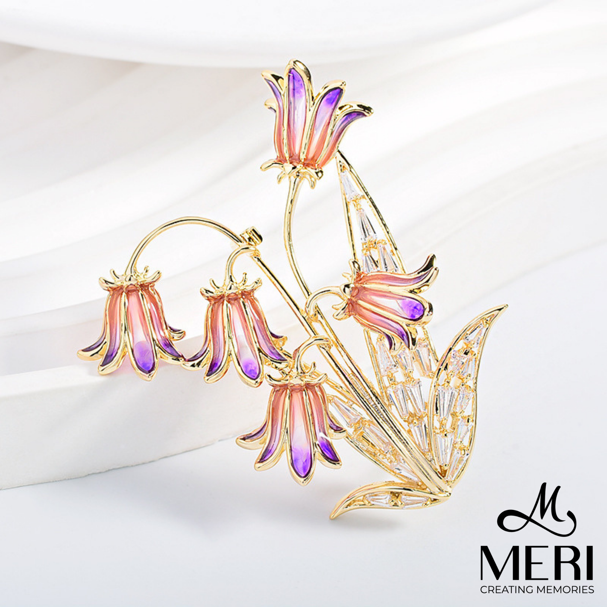  Cài áo Shimmering Petals 