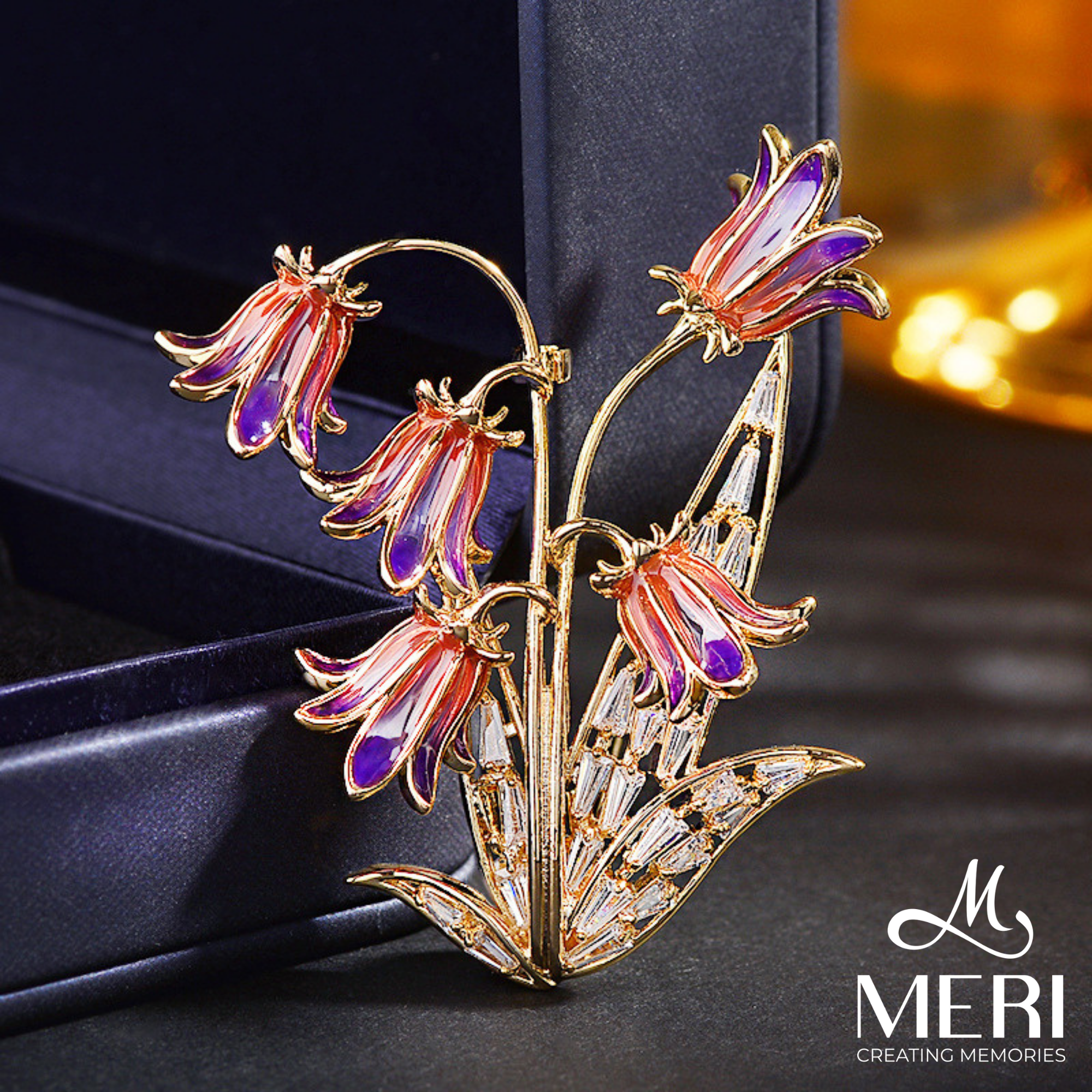  Cài áo Shimmering Petals 