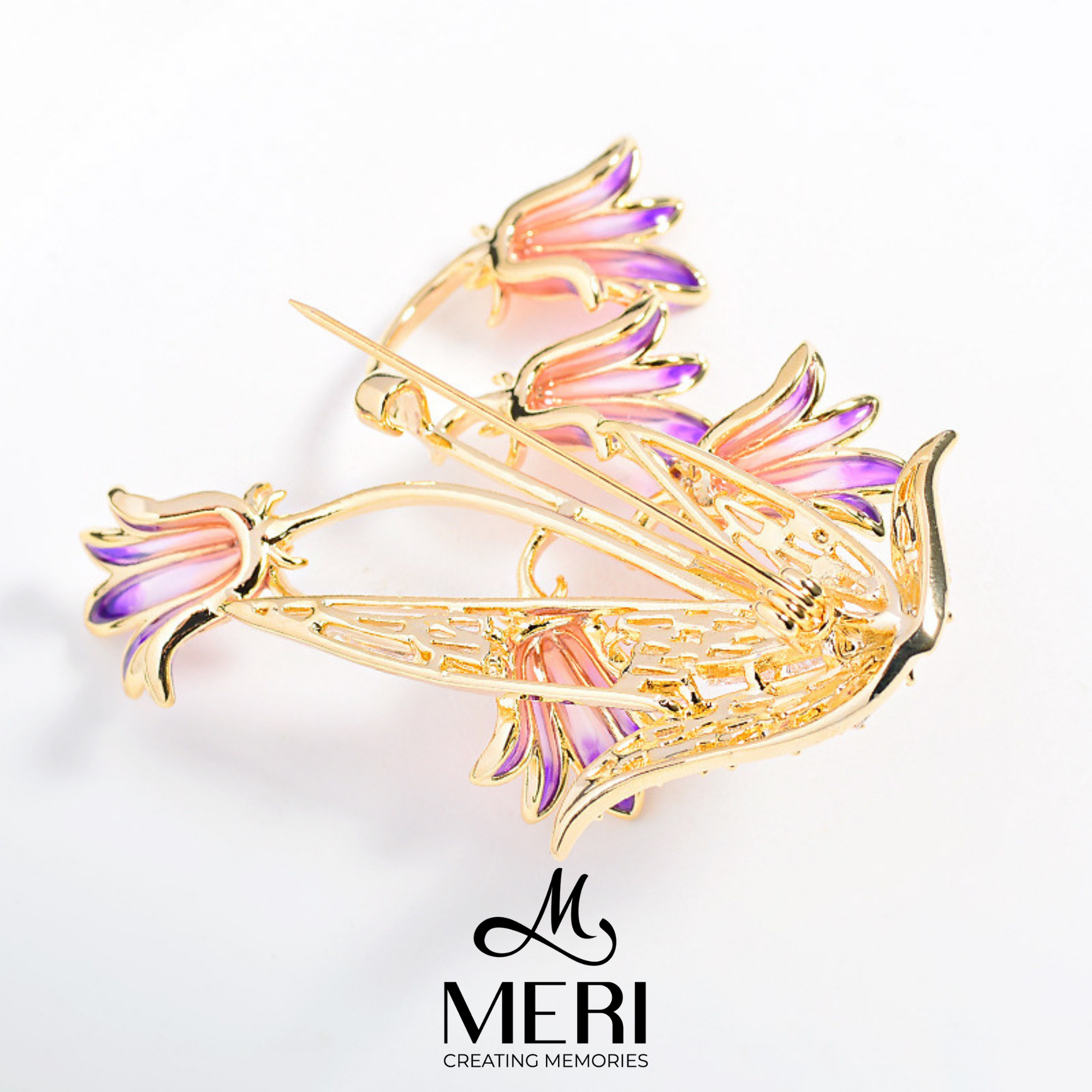  Cài áo Shimmering Petals 