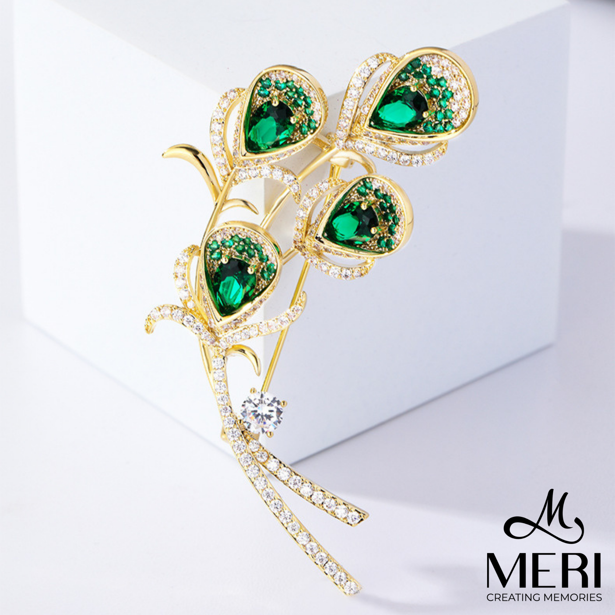  Cài áo Feathered Grace 