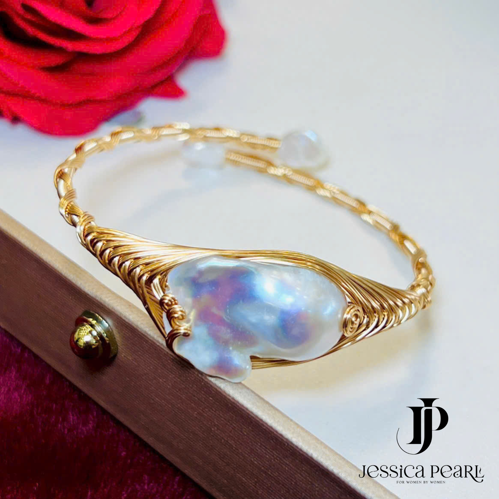  Vòng tay nữ Baroque Pearl 