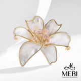  Cài áo Pearlescent Petal 