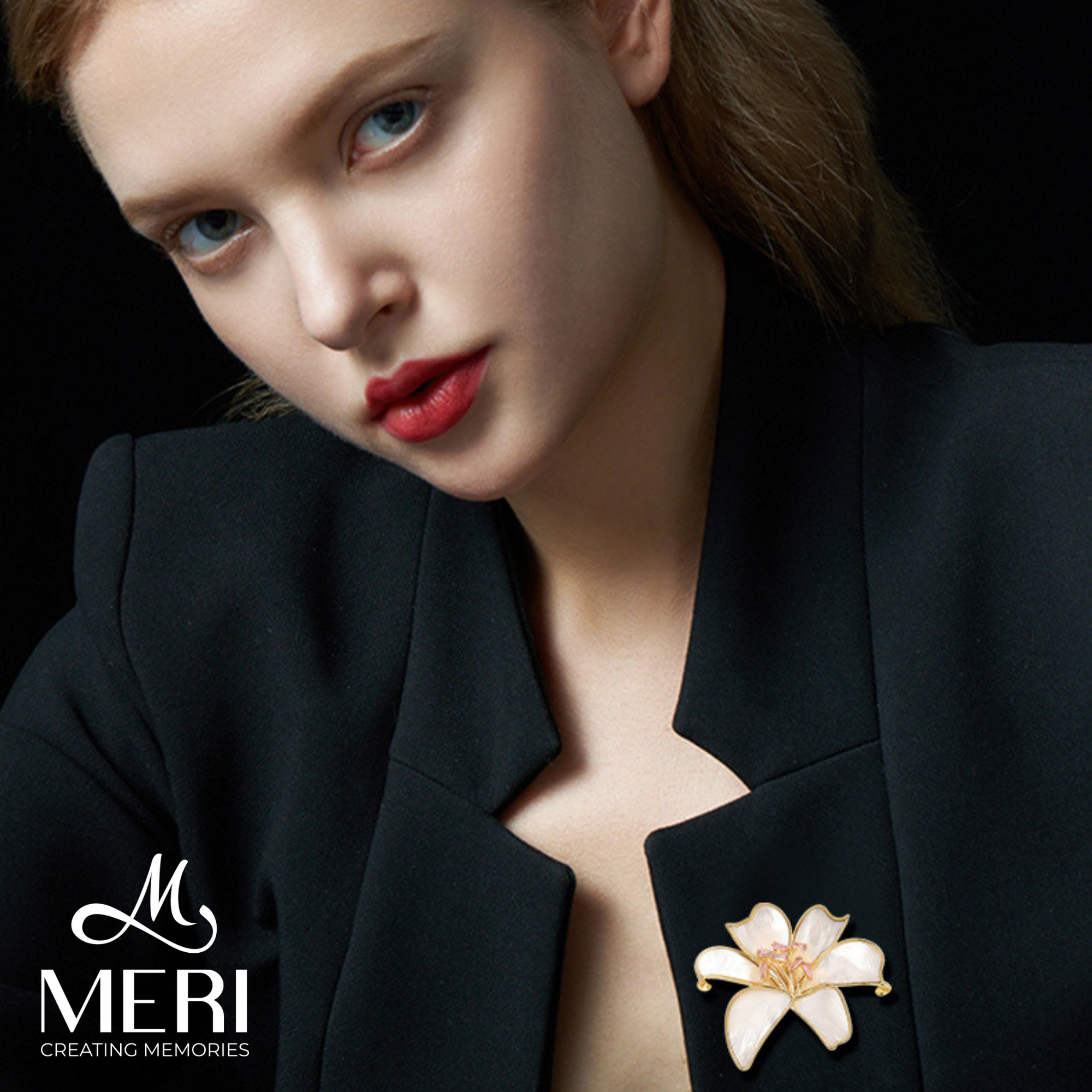  Cài áo Pearlescent Petal 